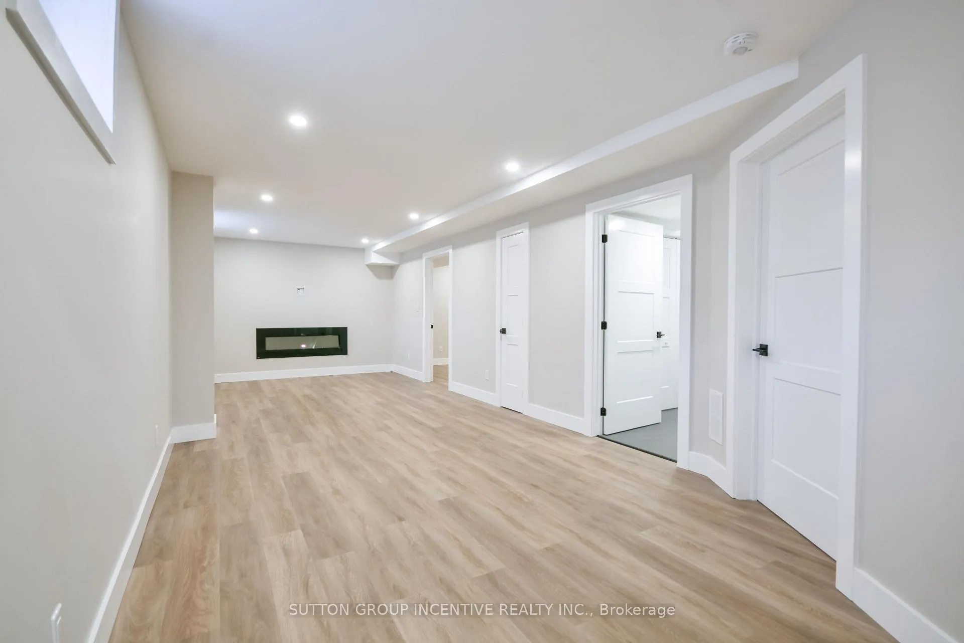Photo 23 of 923 Ottawa Street, Midland — HOMEH