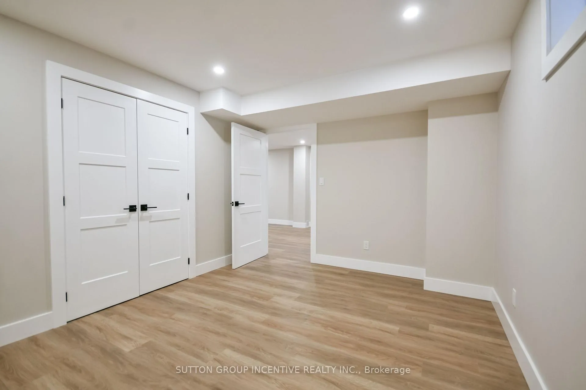 Photo 31 of 923 Ottawa Street, Midland — HOMEH