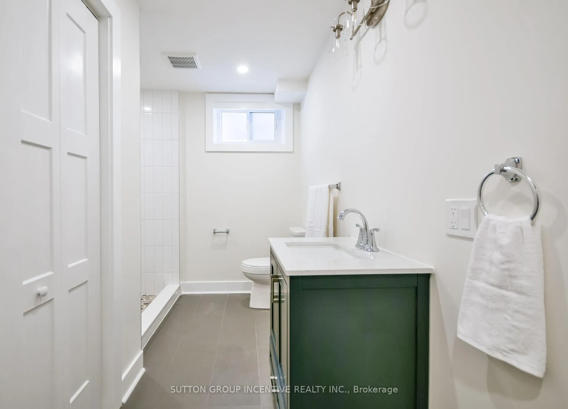 Photo 32 of 923 Ottawa Street, Midland — HOMEH