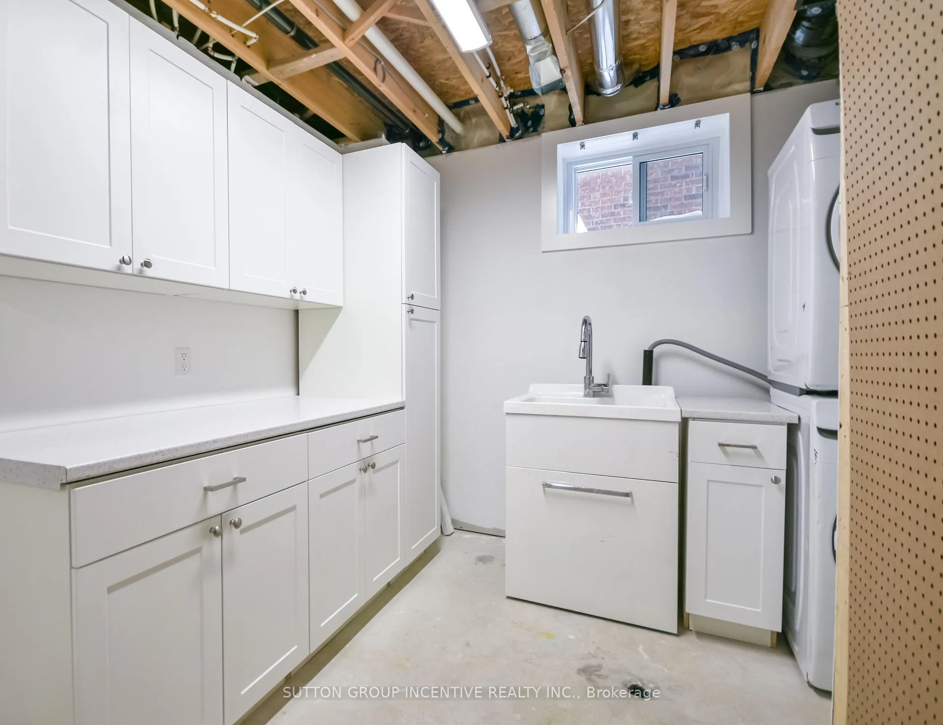 Photo 36 of 923 Ottawa Street, Midland — HOMEH