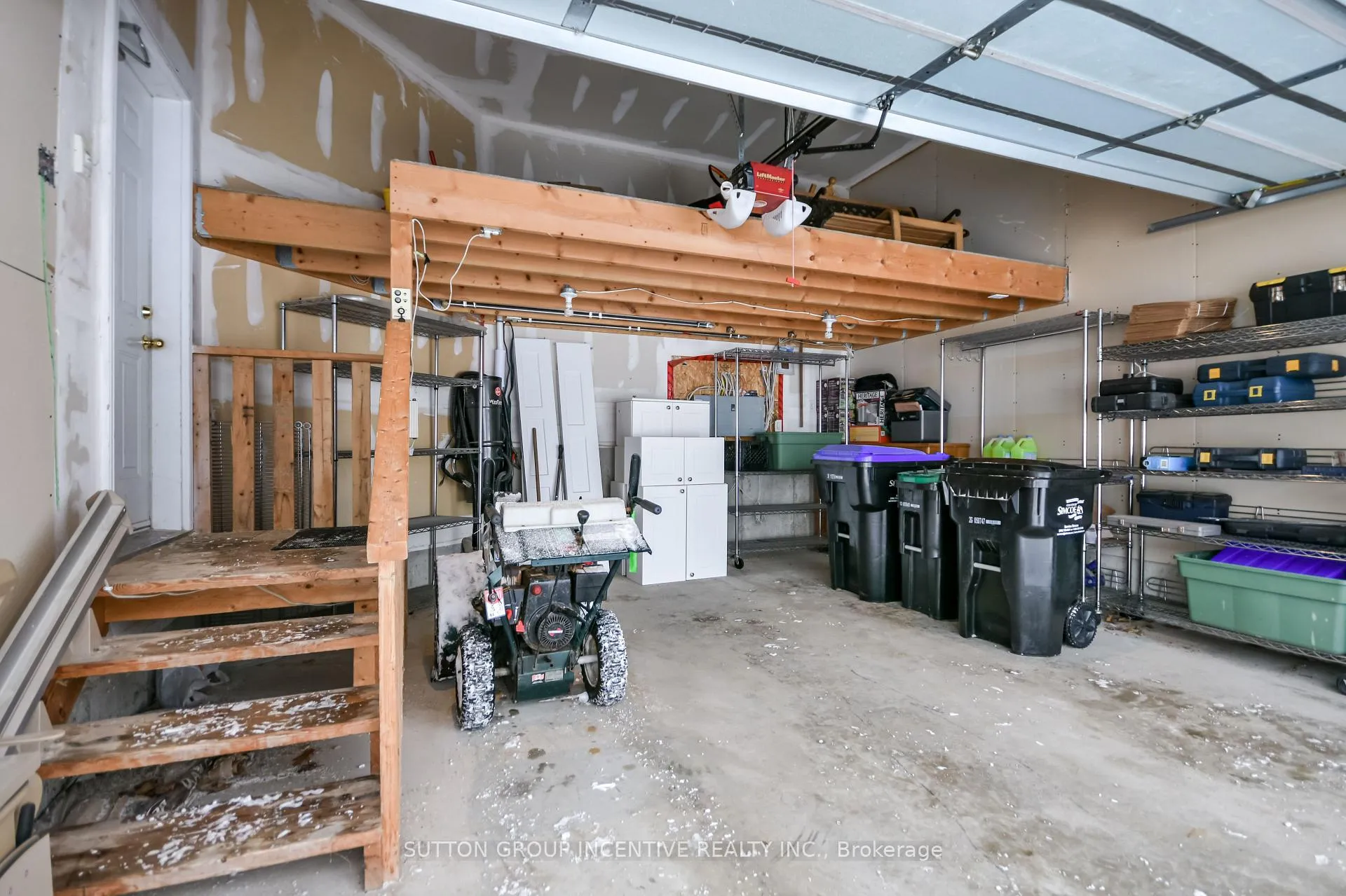 Photo 39 of 923 Ottawa Street, Midland — HOMEH