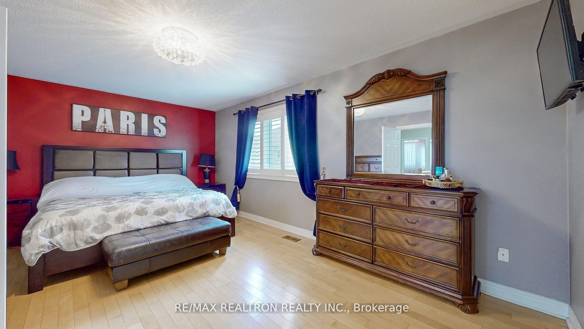 Photo 17 of 21 Watkins Glen Crescent, Aurora, Bayview Wellington — HOMEH