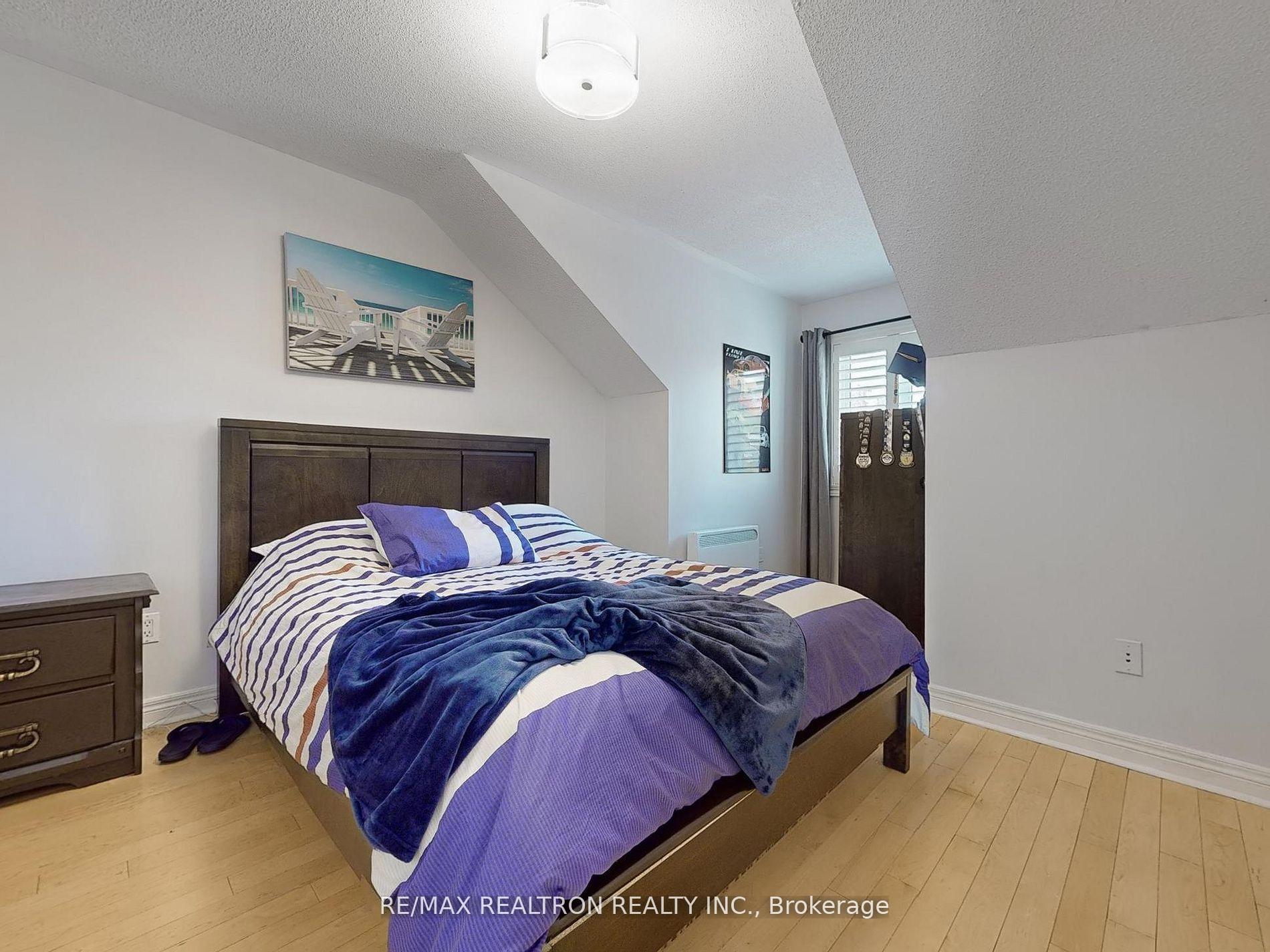 Photo 22 of 21 Watkins Glen Crescent, Aurora, Bayview Wellington — HOMEH