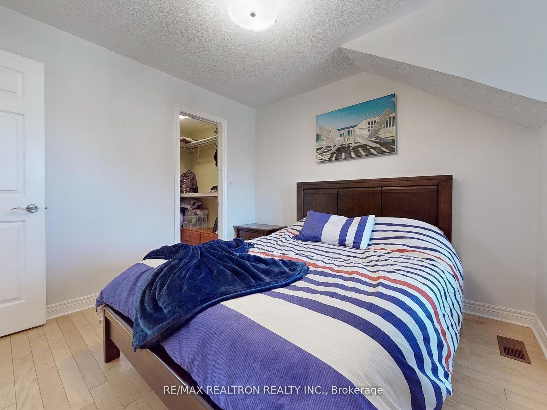 Photo 23 of 21 Watkins Glen Crescent, Aurora, Bayview Wellington — HOMEH
