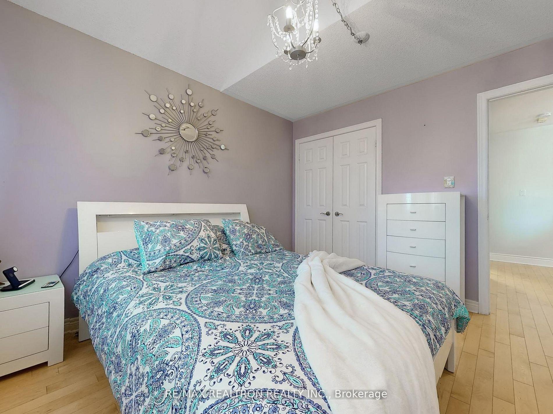 Photo 25 of 21 Watkins Glen Crescent, Aurora, Bayview Wellington — HOMEH