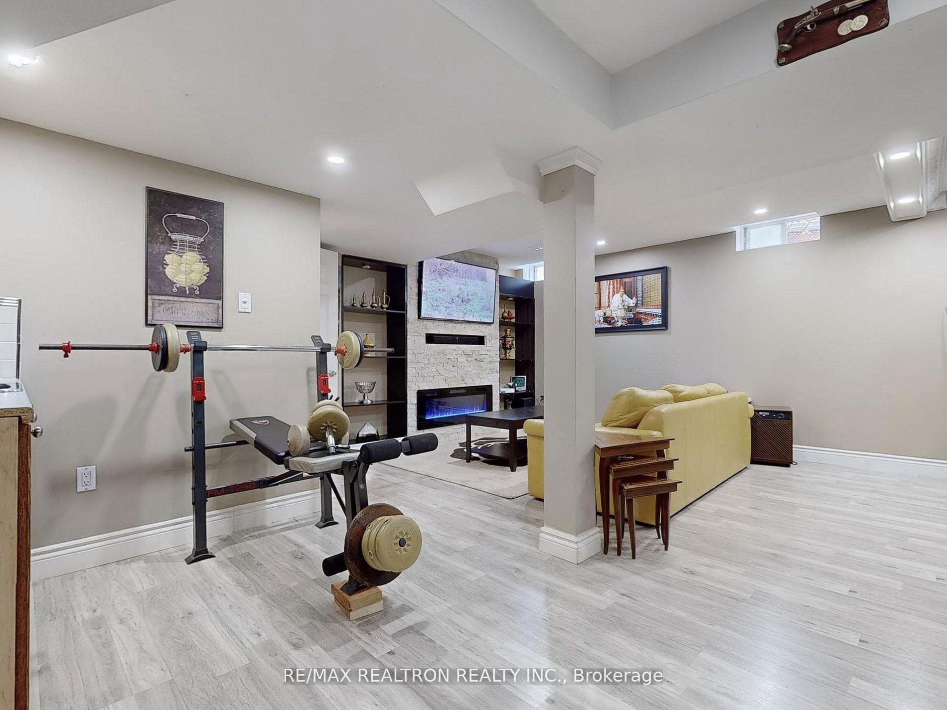 Photo 29 of 21 Watkins Glen Crescent, Aurora, Bayview Wellington — HOMEH