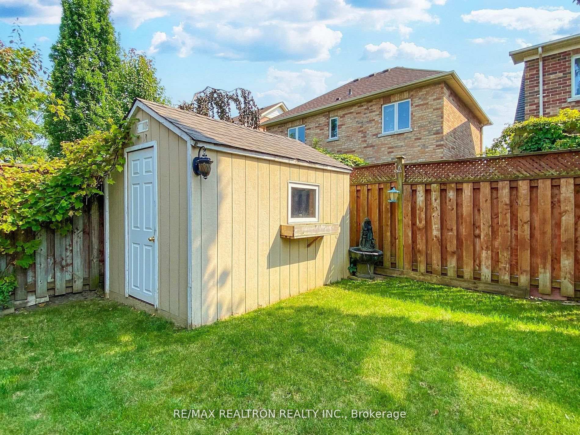 Photo 37 of 21 Watkins Glen Crescent, Aurora, Bayview Wellington — HOMEH