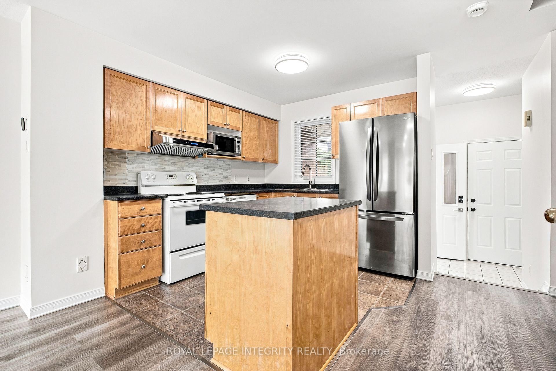 Photo 6 of 6 Crystal Park Crescent, Ottawa, Central Park — HOMEH