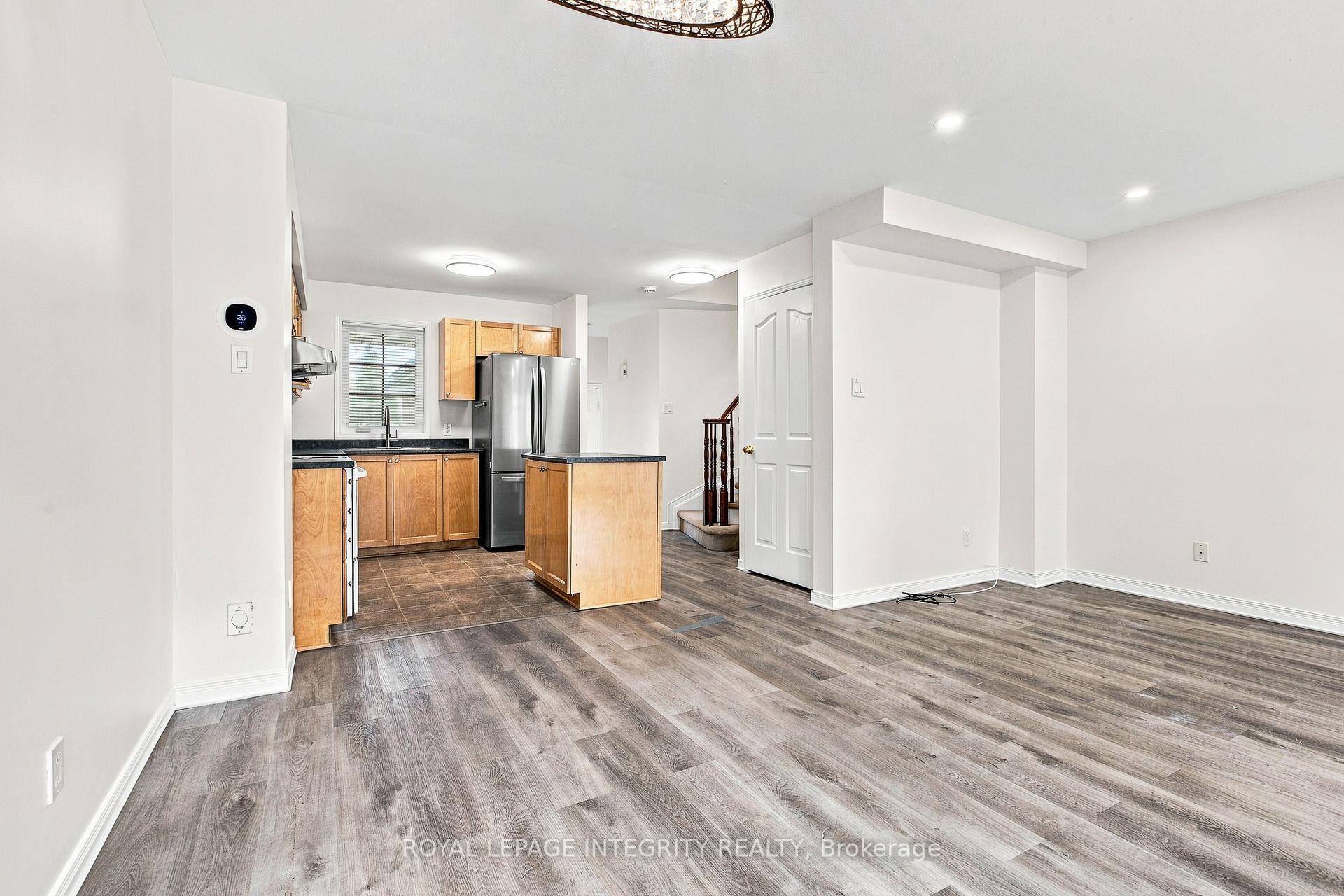 Photo 8 of 6 Crystal Park Crescent, Ottawa, Central Park — HOMEH