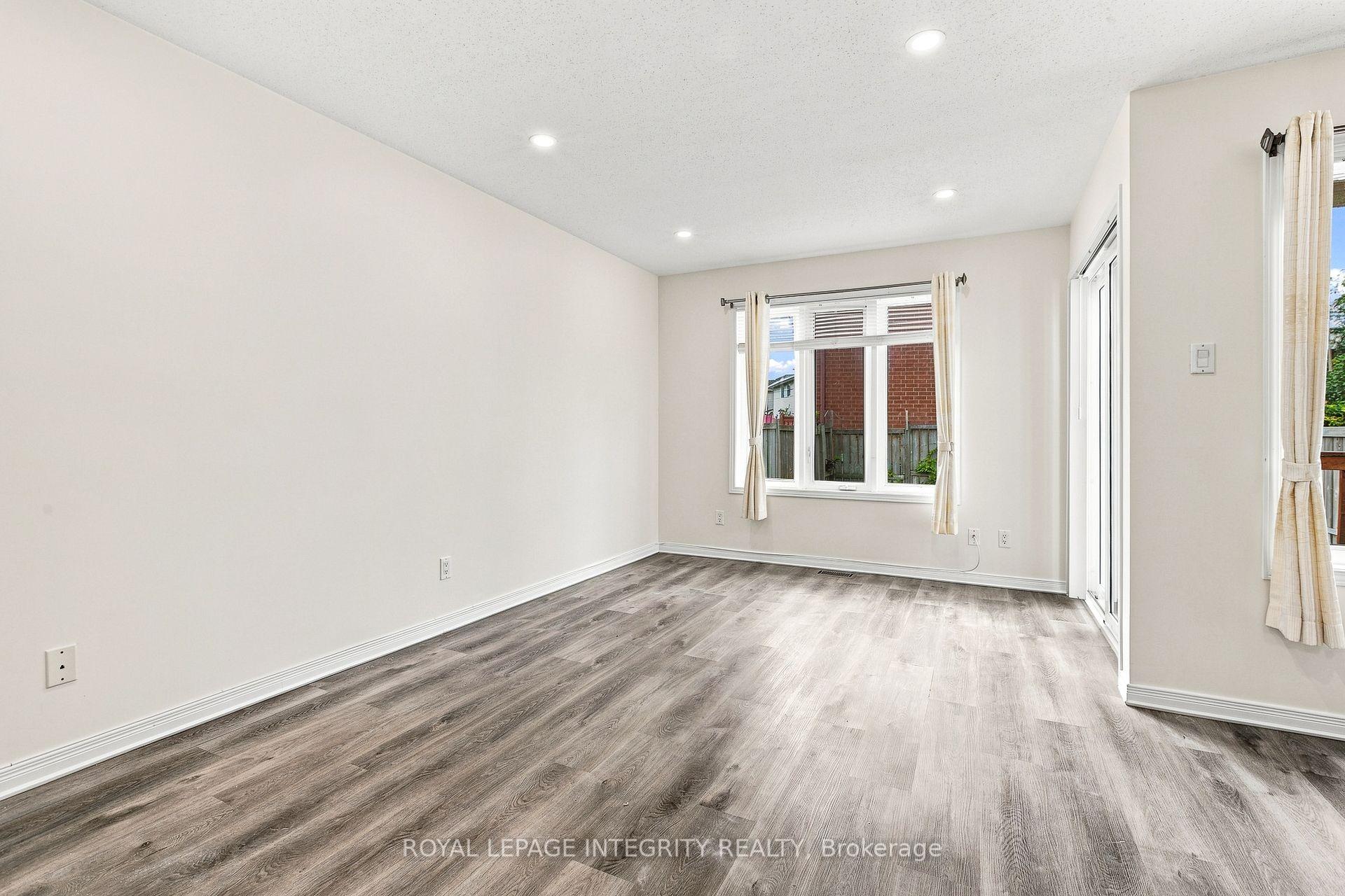 Photo 12 of 6 Crystal Park Crescent, Ottawa, Central Park — HOMEH