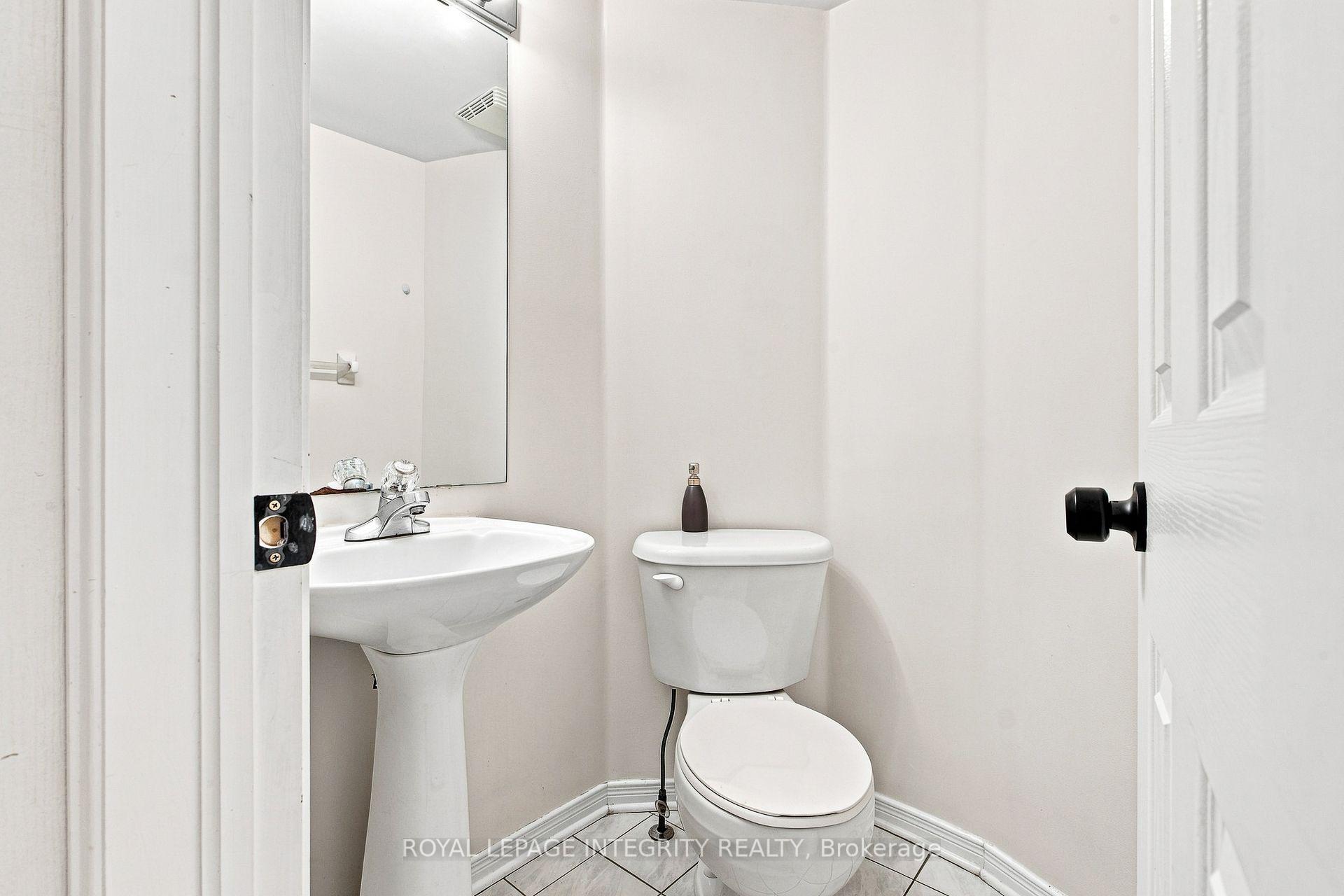 Photo 14 of 6 Crystal Park Crescent, Ottawa, Central Park — HOMEH