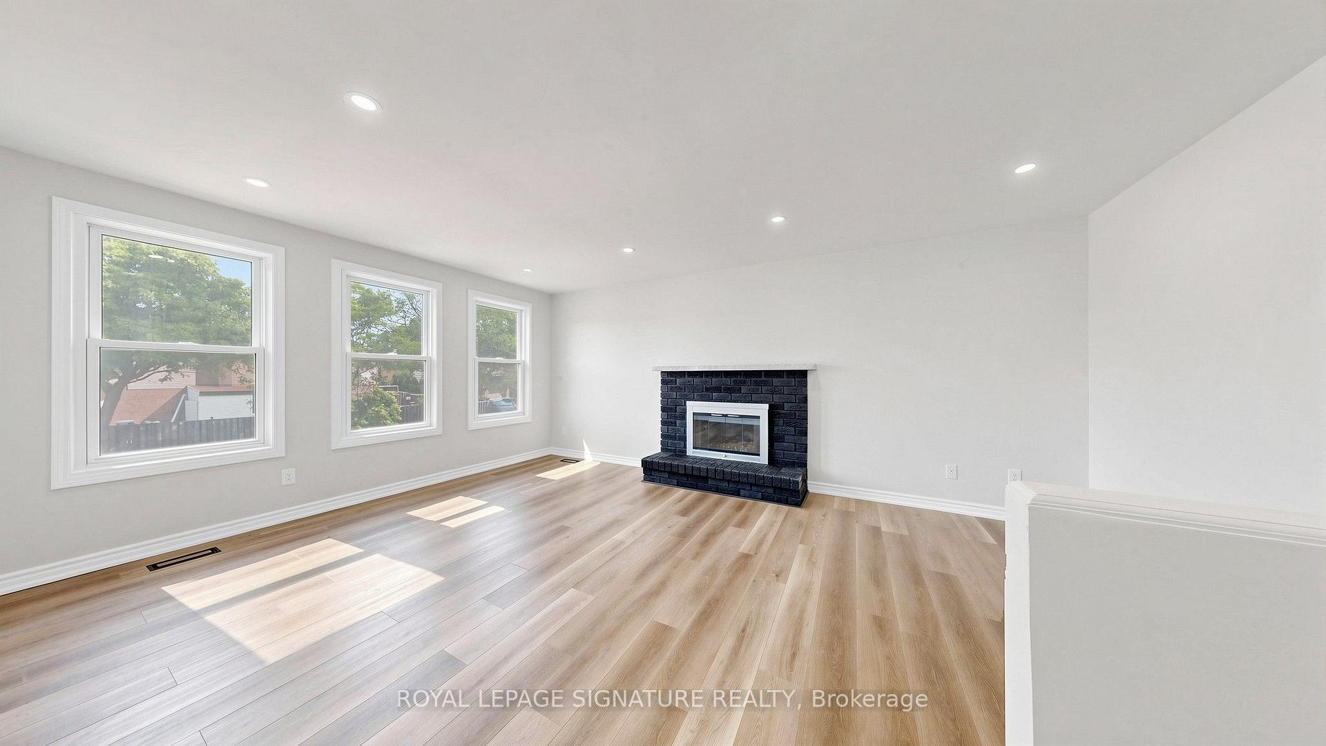 Photo 7 of 784 Galloway Crescent, Mississauga, Creditview — HOMEH