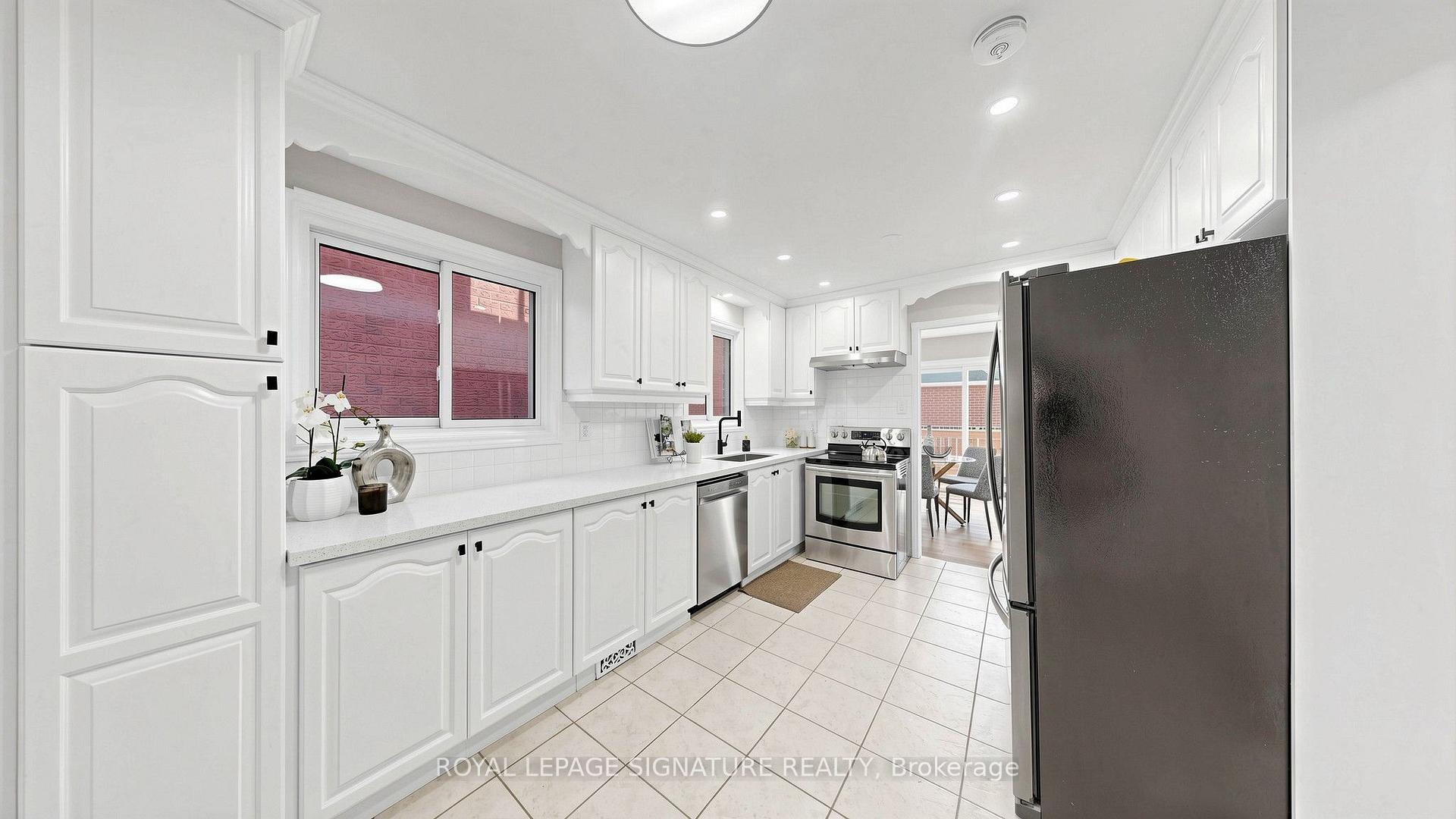 Photo 11 of 784 Galloway Crescent, Mississauga, Creditview — HOMEH