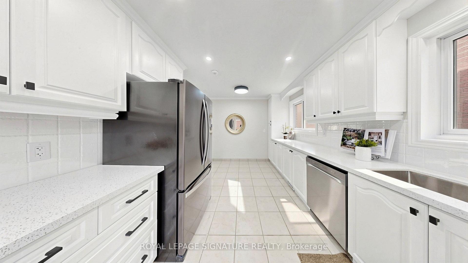 Photo 14 of 784 Galloway Crescent, Mississauga, Creditview — HOMEH