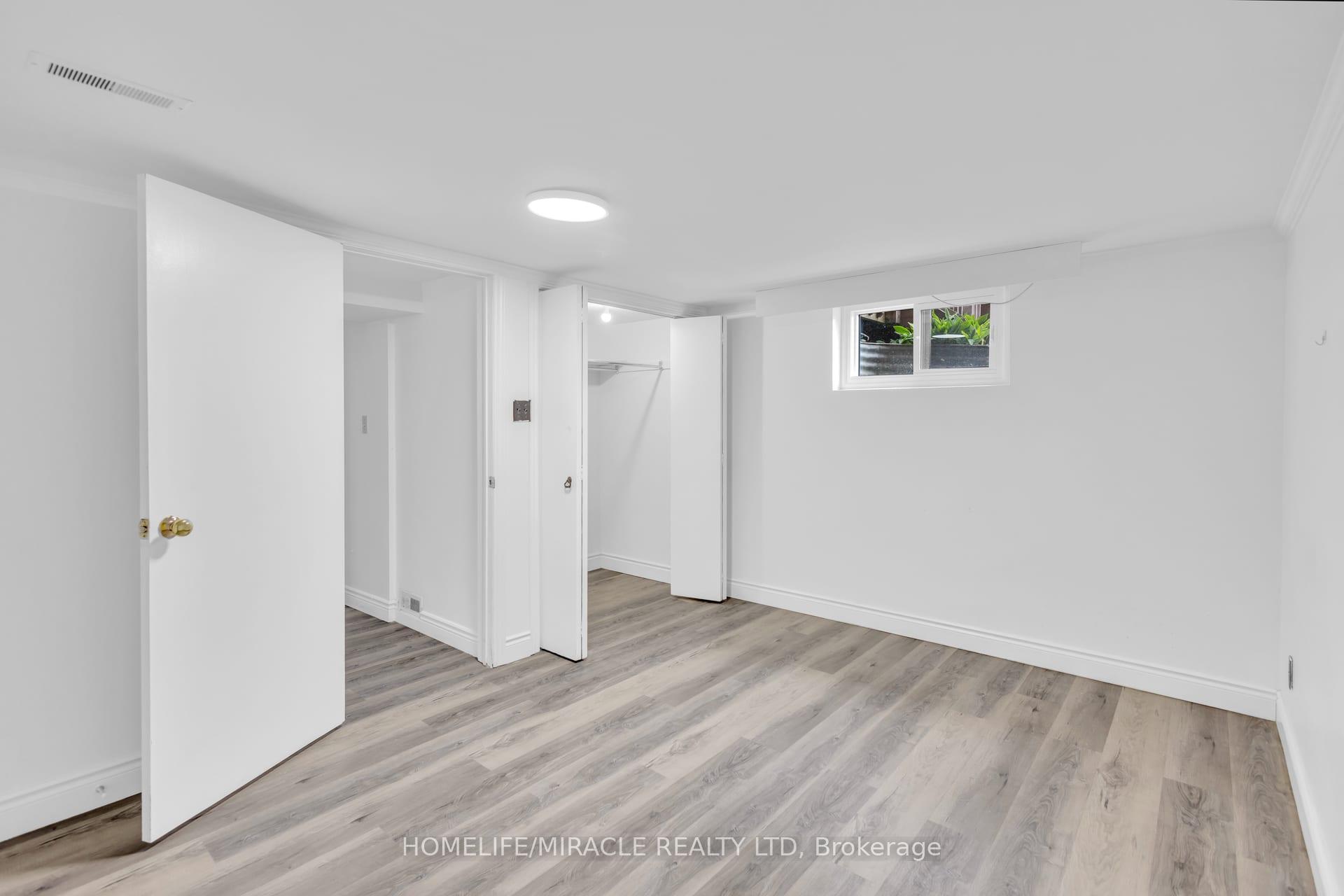 Photo 33 of 72 Massey Avenue, Kitchener, Rockway — HOMEH