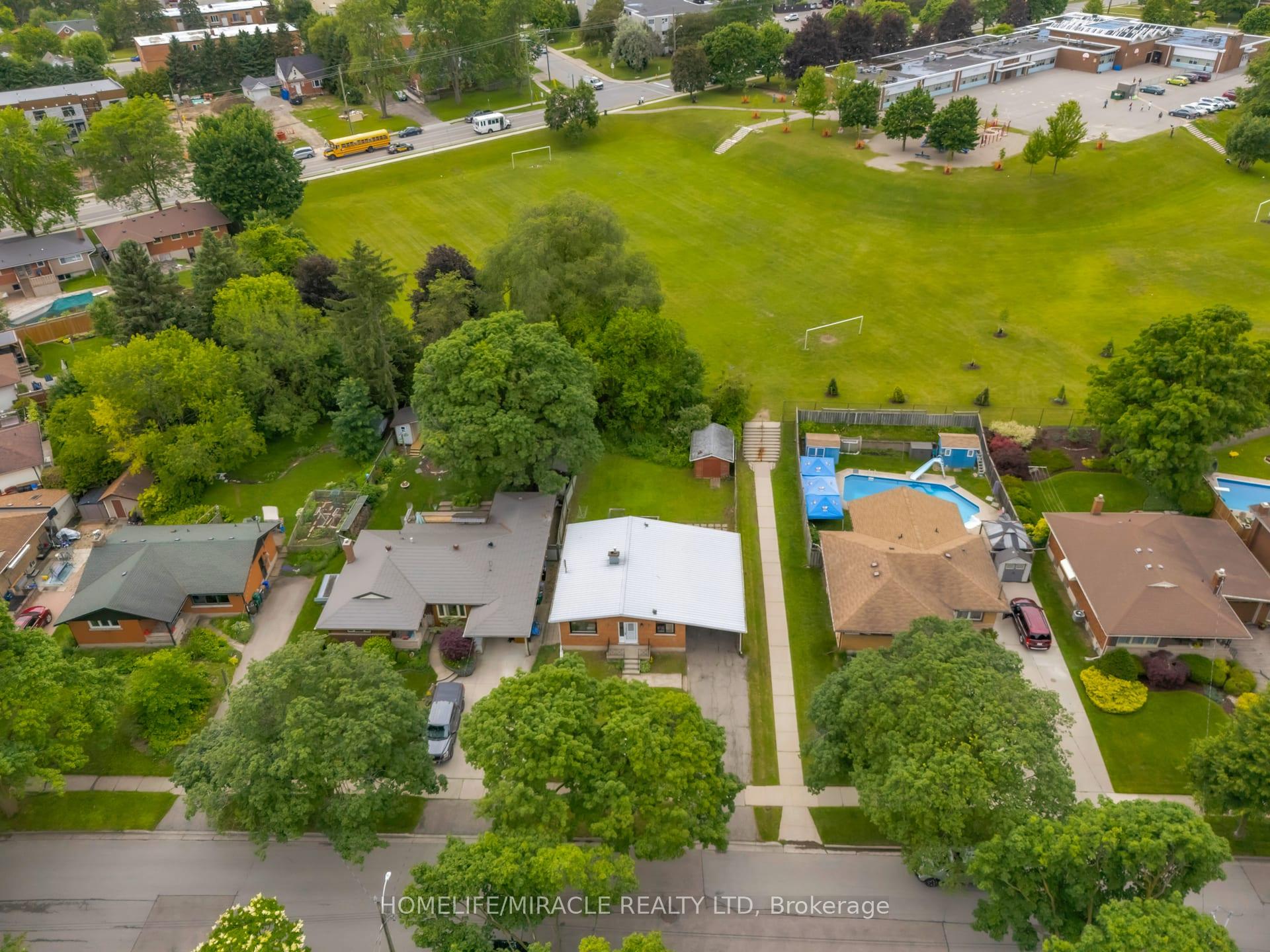 Photo 45 of 72 Massey Avenue, Kitchener, Rockway — HOMEH