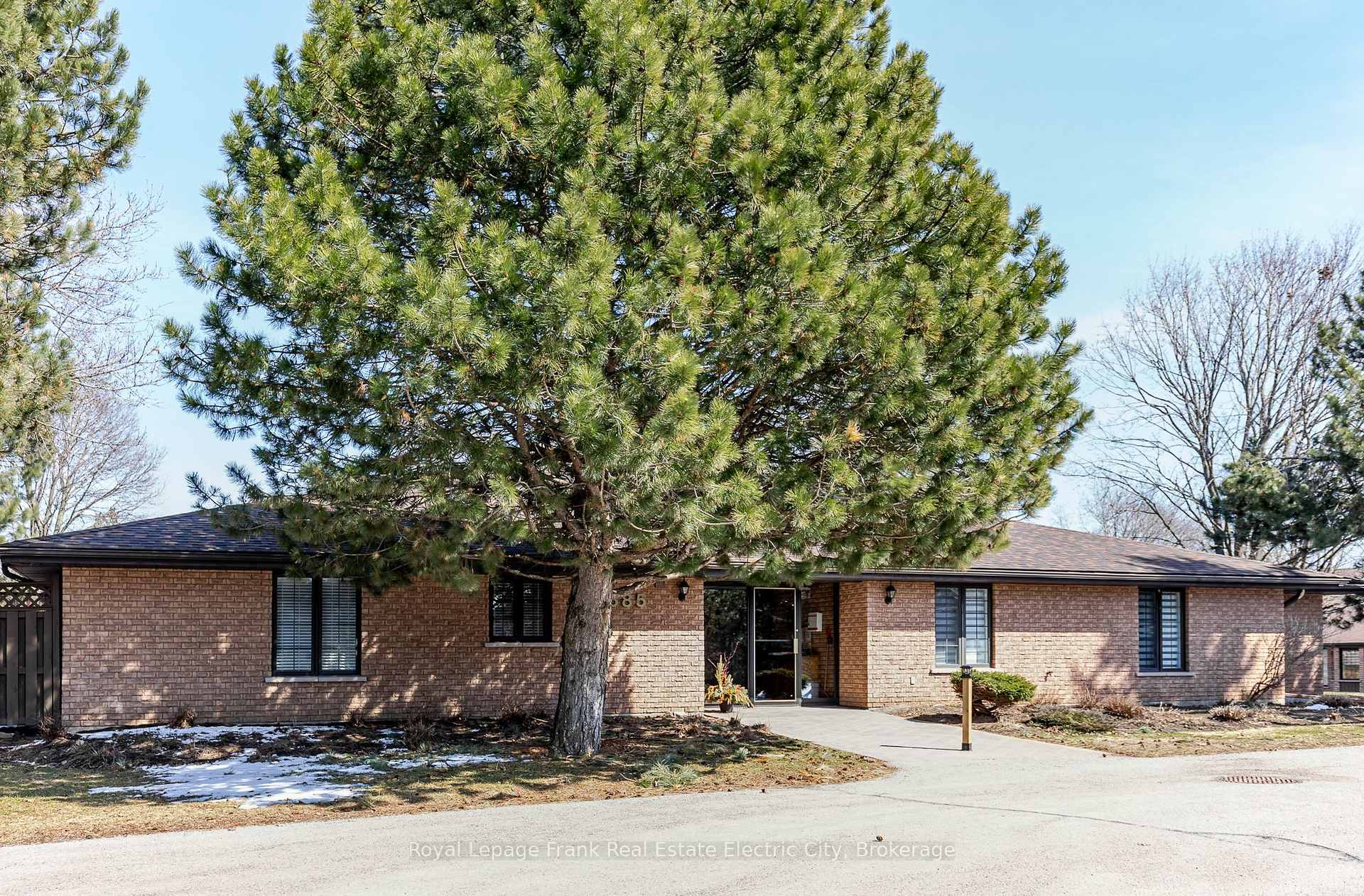 Photo 2 of Unit 6, 685 Whitaker Street, Peterborough, Ashburnham Ward 4 — HOMEH