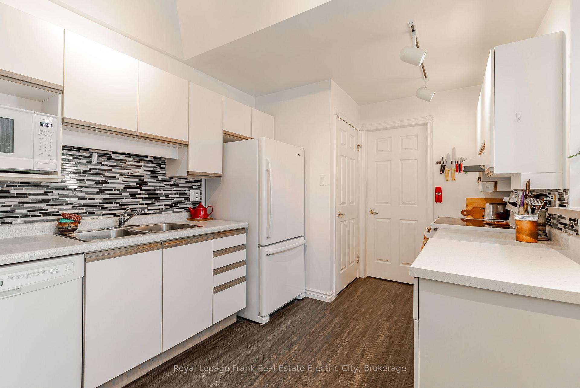 Photo 11 of Unit 6, 685 Whitaker Street, Peterborough, Ashburnham Ward 4 — HOMEH