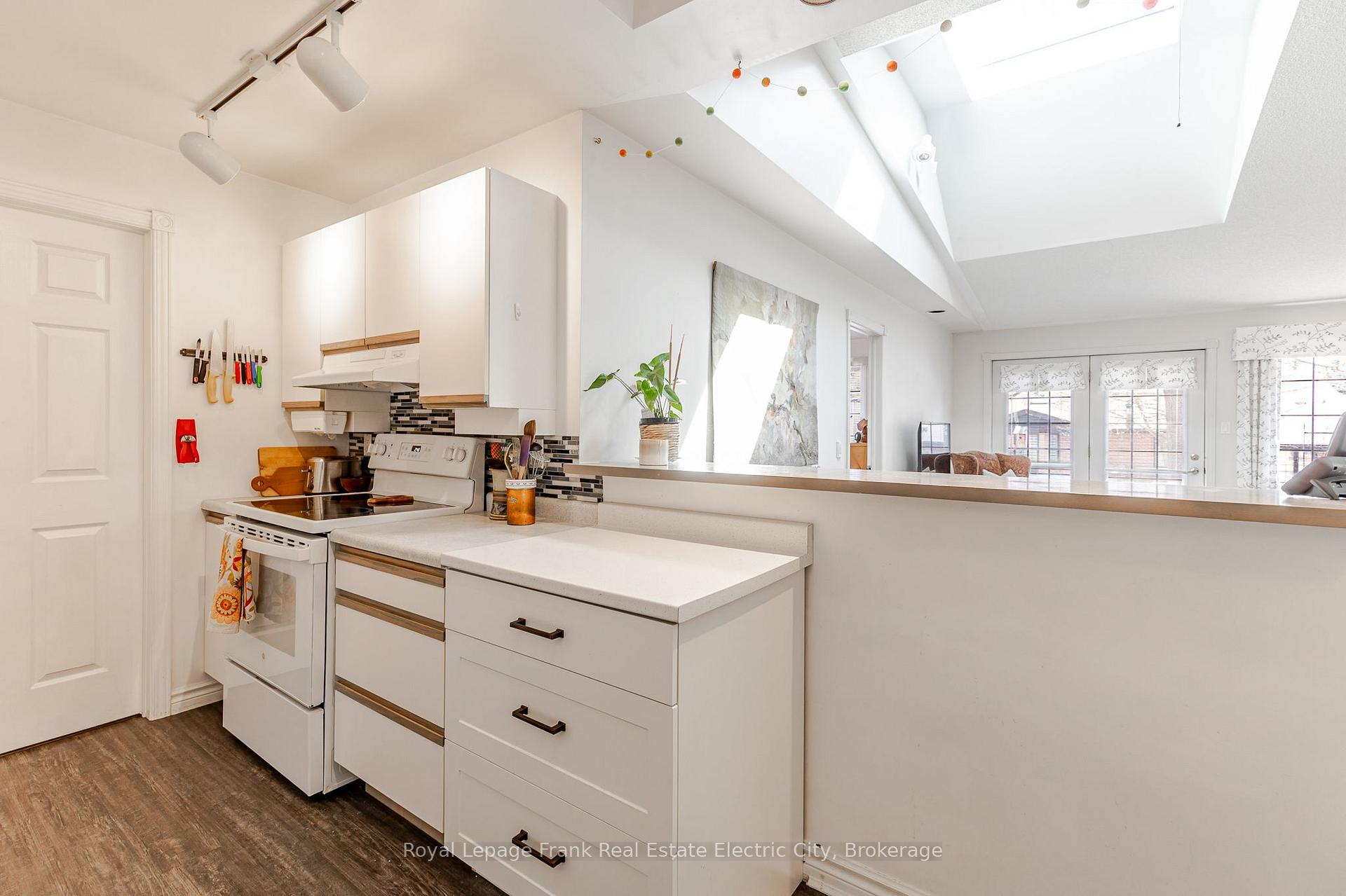 Photo 12 of Unit 6, 685 Whitaker Street, Peterborough, Ashburnham Ward 4 — HOMEH
