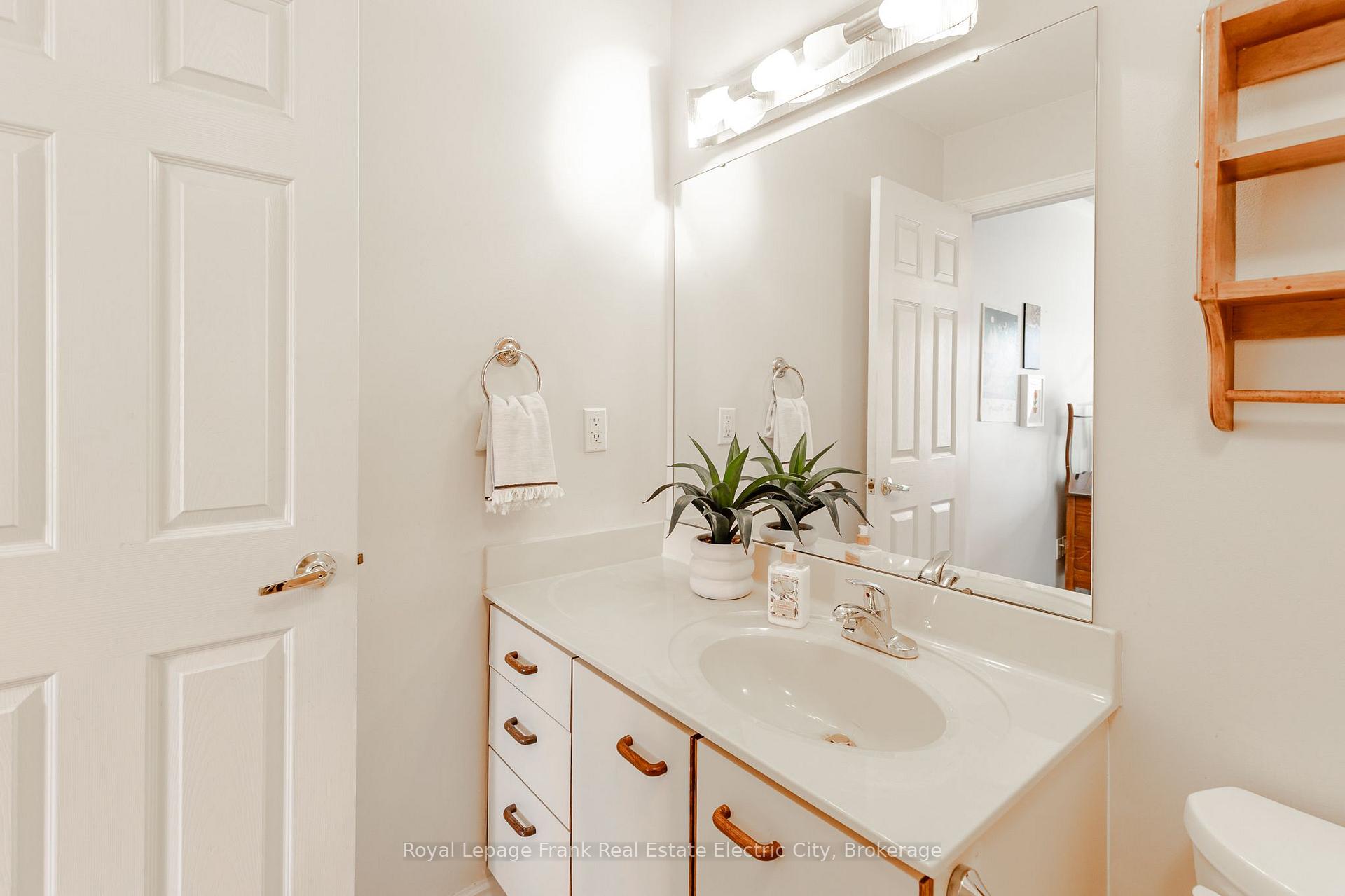 Photo 21 of Unit 6, 685 Whitaker Street, Peterborough, Ashburnham Ward 4 — HOMEH