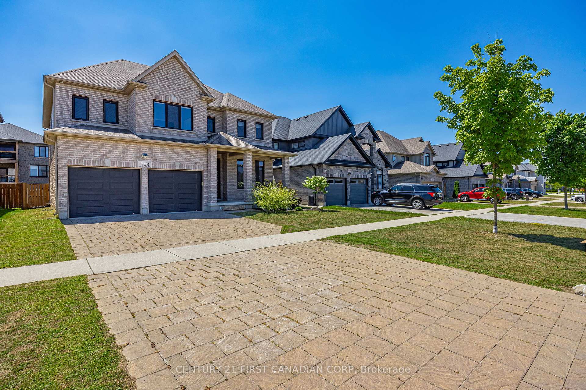 Photo 2 of 753 Superior Drive, London, North B — HOMEH