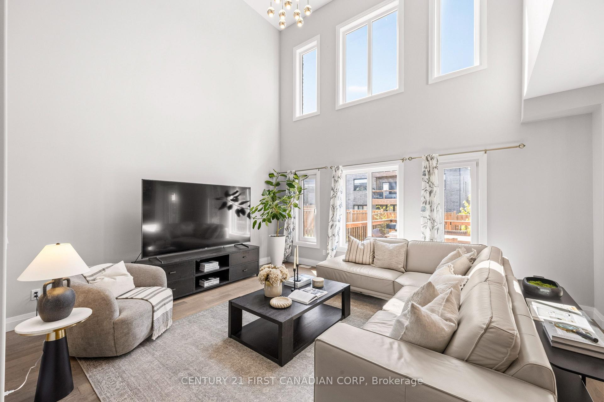 Photo 8 of 753 Superior Drive, London, North B — HOMEH