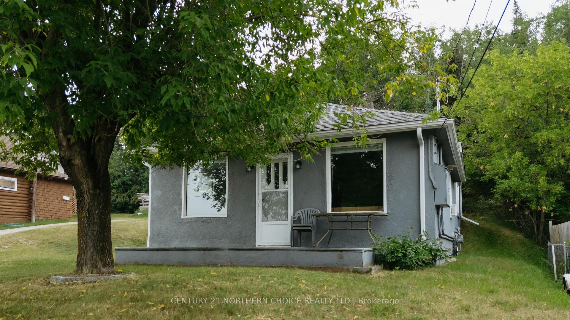 Photo 2 of 1125 Eighth Street N, Kenora, Evergreen — HOMEH