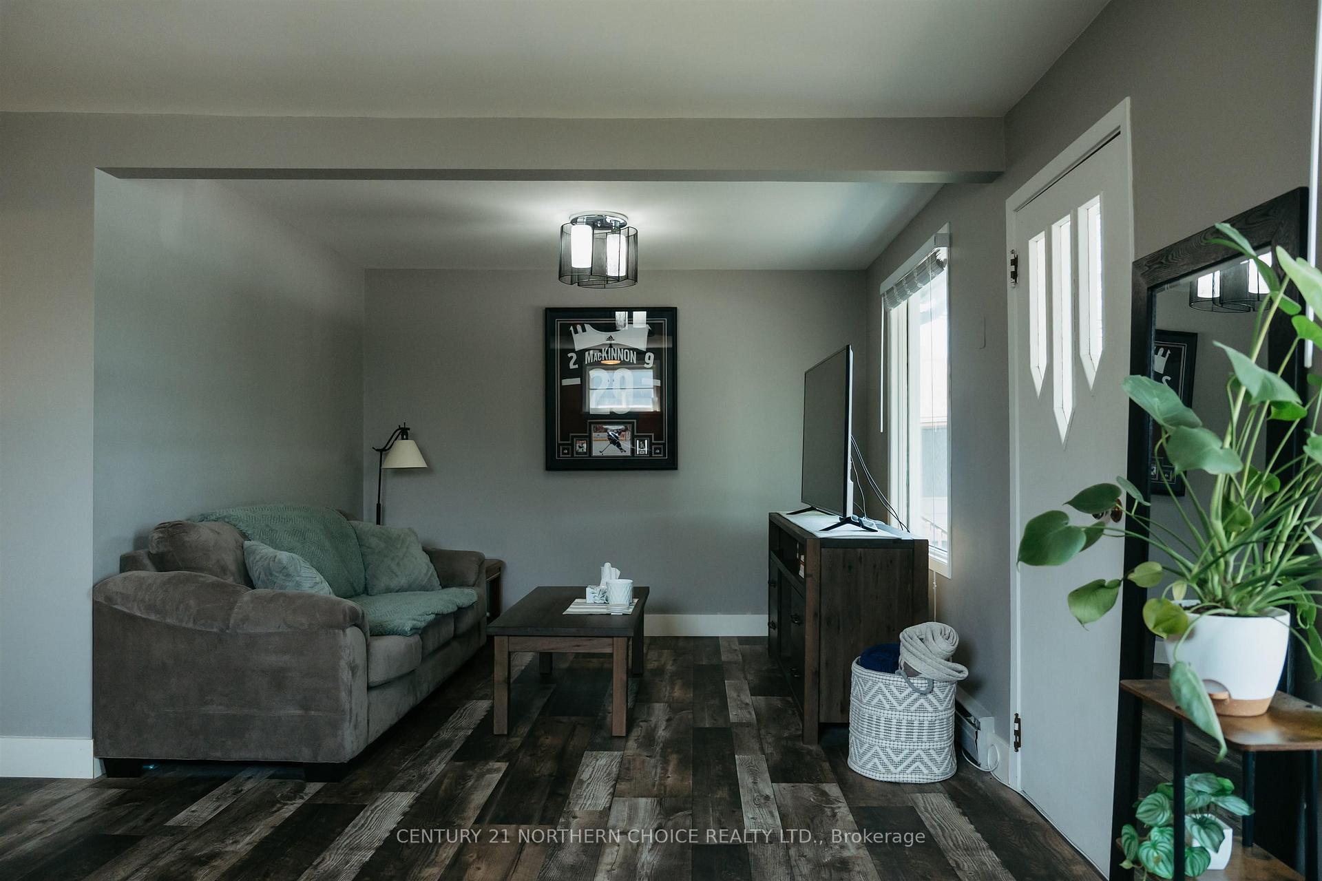 Photo 16 of 1125 Eighth Street N, Kenora, Evergreen — HOMEH