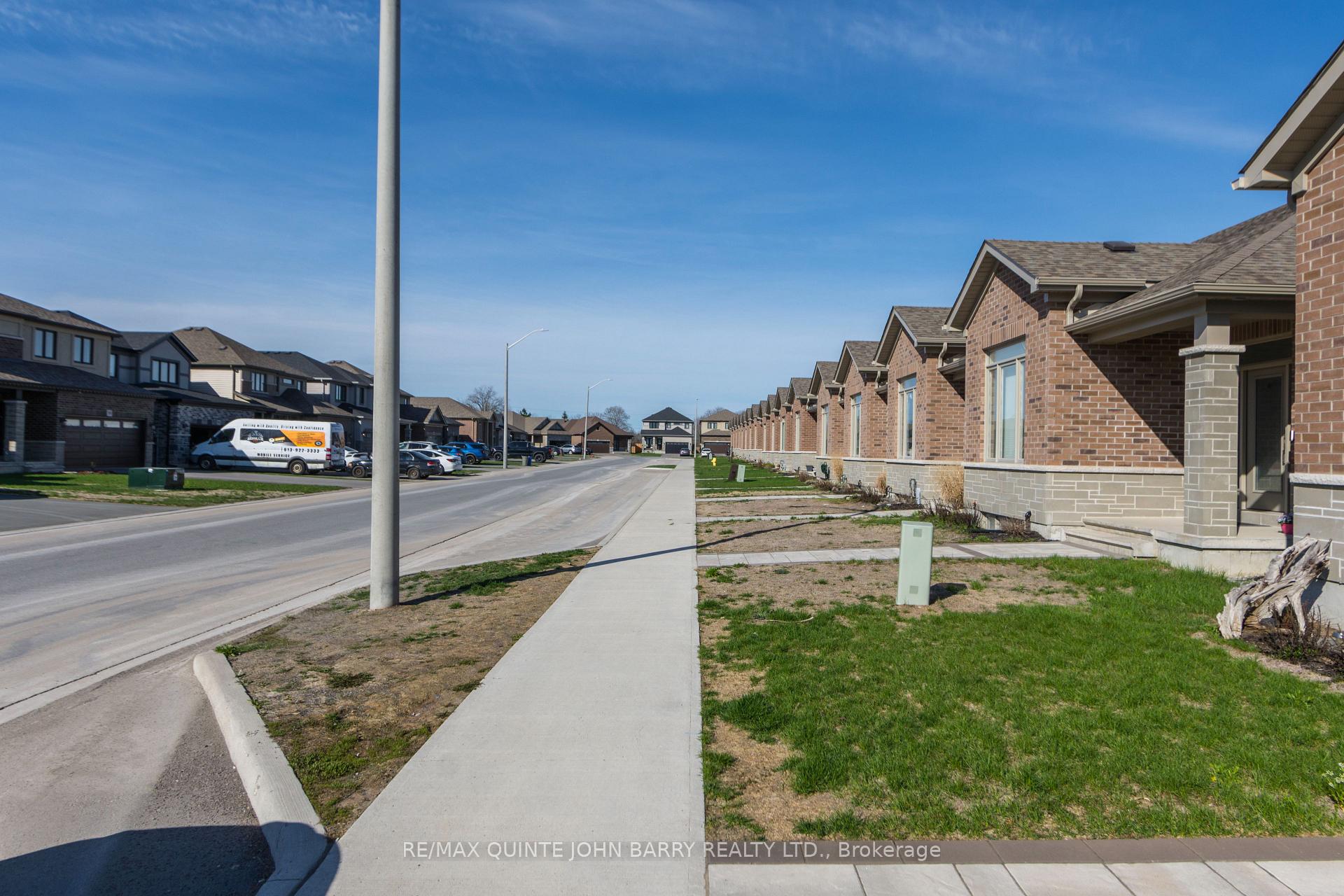 Photo 4 of 55 Athabaska Drive, Belleville, Thurlow Ward — HOMEH