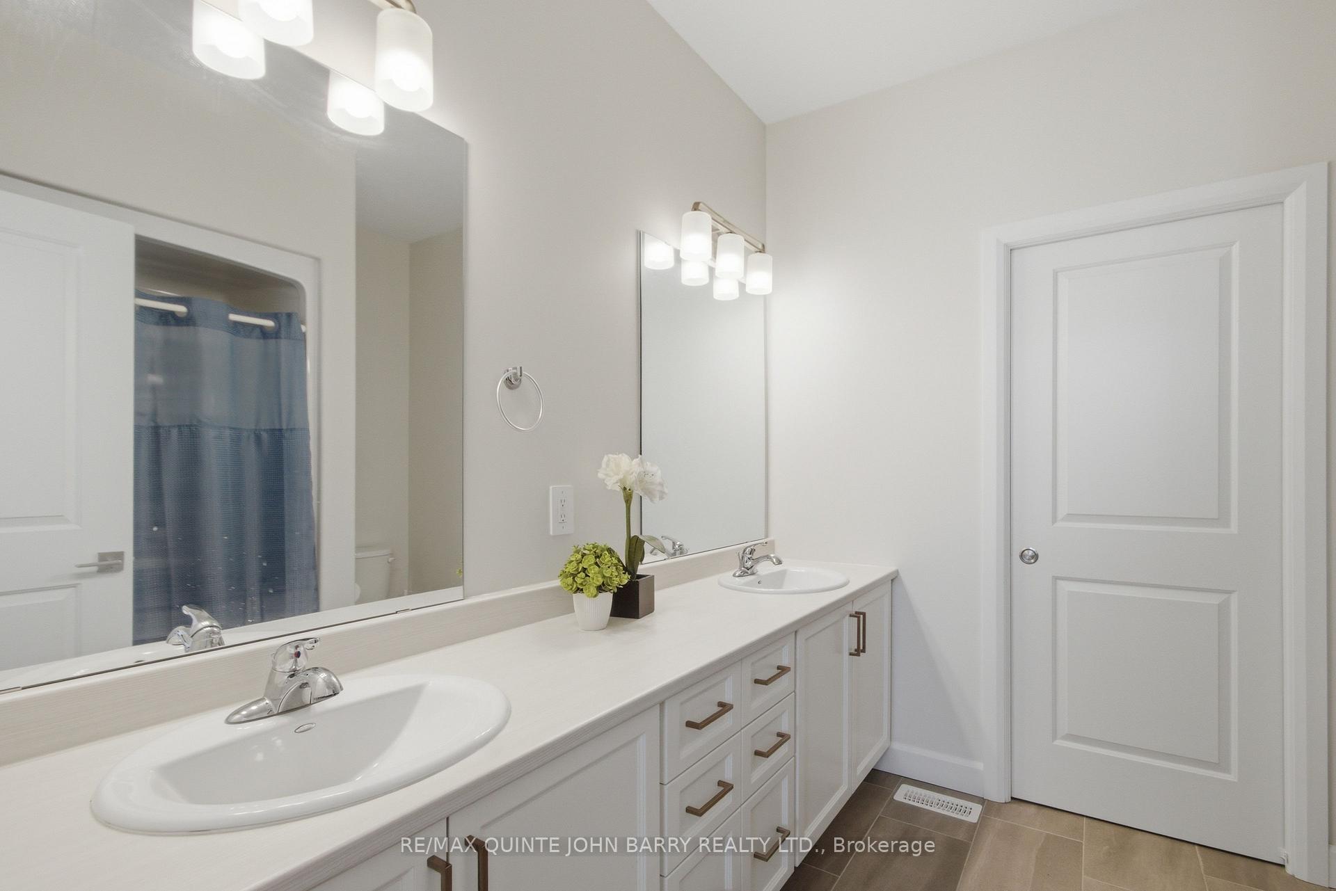 Photo 17 of 55 Athabaska Drive, Belleville, Thurlow Ward — HOMEH