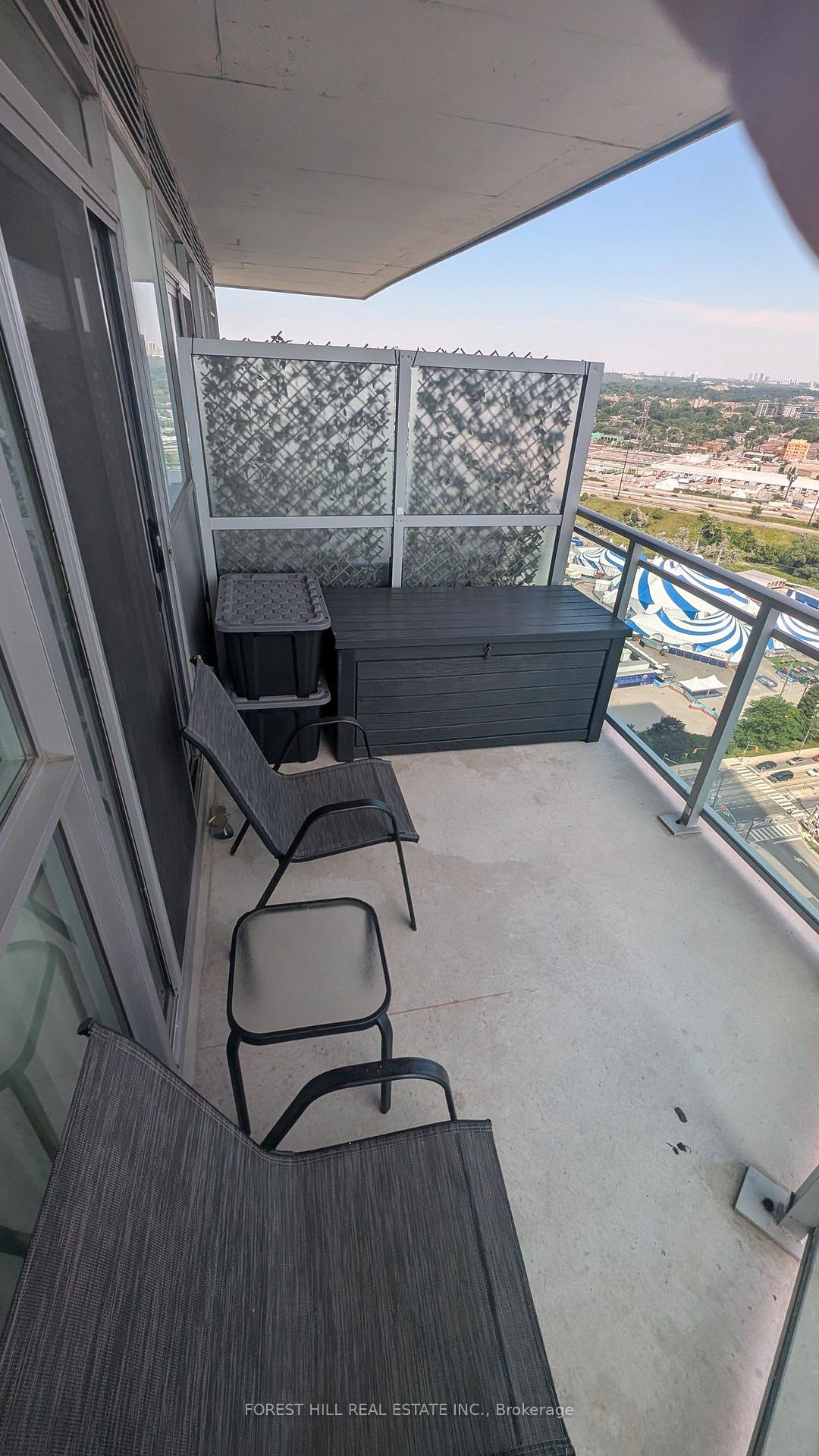 Photo 5 of Unit 2605, 33 Shore Breeze Drive, Etobicoke, Mimico — HOMEH