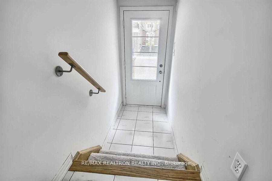 Photo 5 of Unit 457, 37 Filly Path N, Oshawa, Windfields — HOMEH