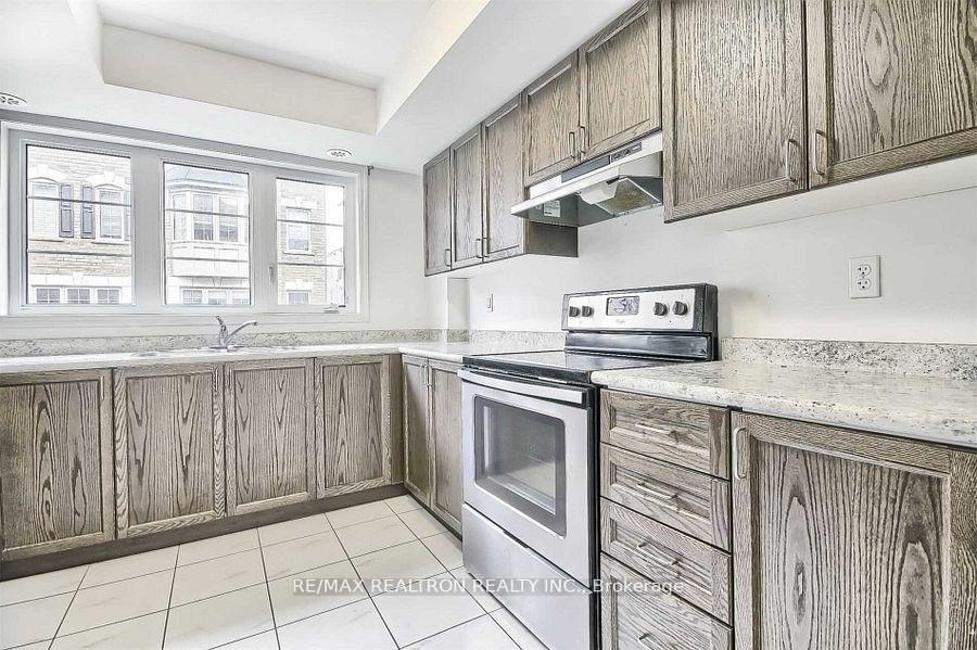 Photo 7 of Unit 457, 37 Filly Path N, Oshawa, Windfields — HOMEH