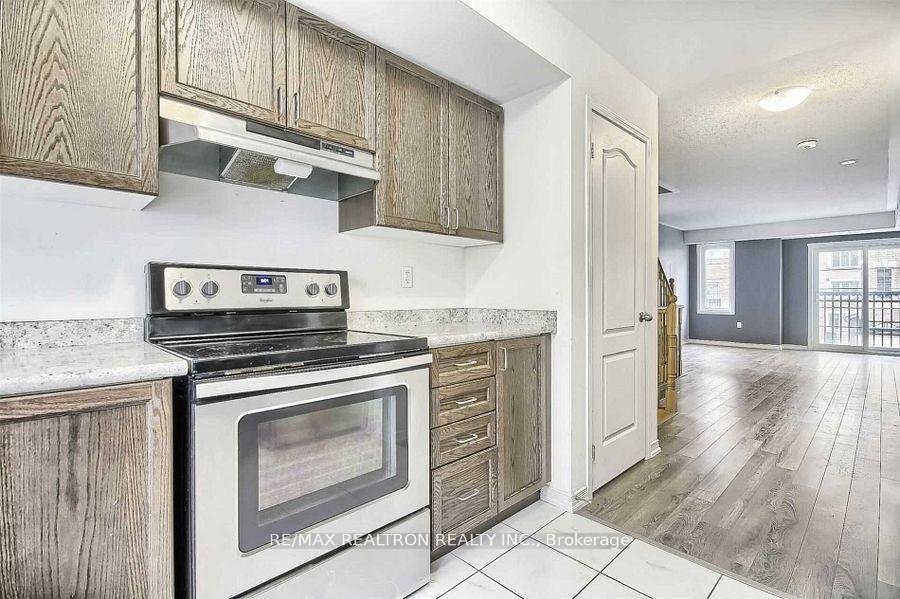 Photo 11 of Unit 457, 37 Filly Path N, Oshawa, Windfields — HOMEH