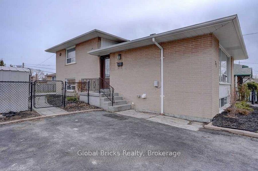 Photo 2 of 77 Milford Haven Drive E, Scarborough, Morningside — HOMEH