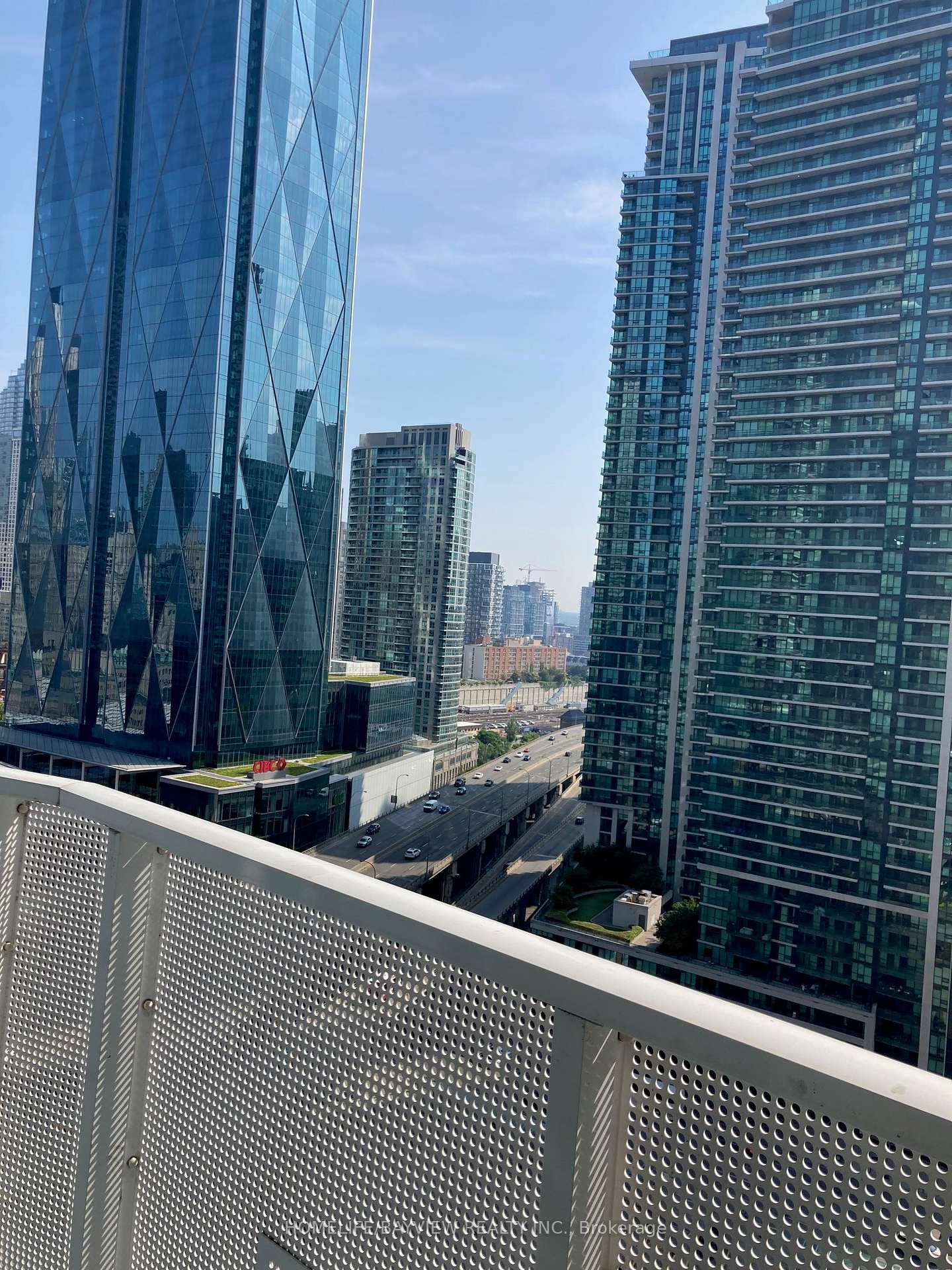 Photo 6 of Unit 2006, 88 Harbour Street, Toronto, Waterfront Communities — HOMEH