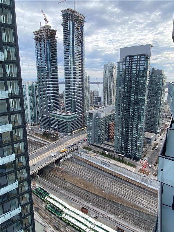 Photo 12 of Unit 3010, 470 Front Street W, Toronto, Waterfront Communities — HOMEH