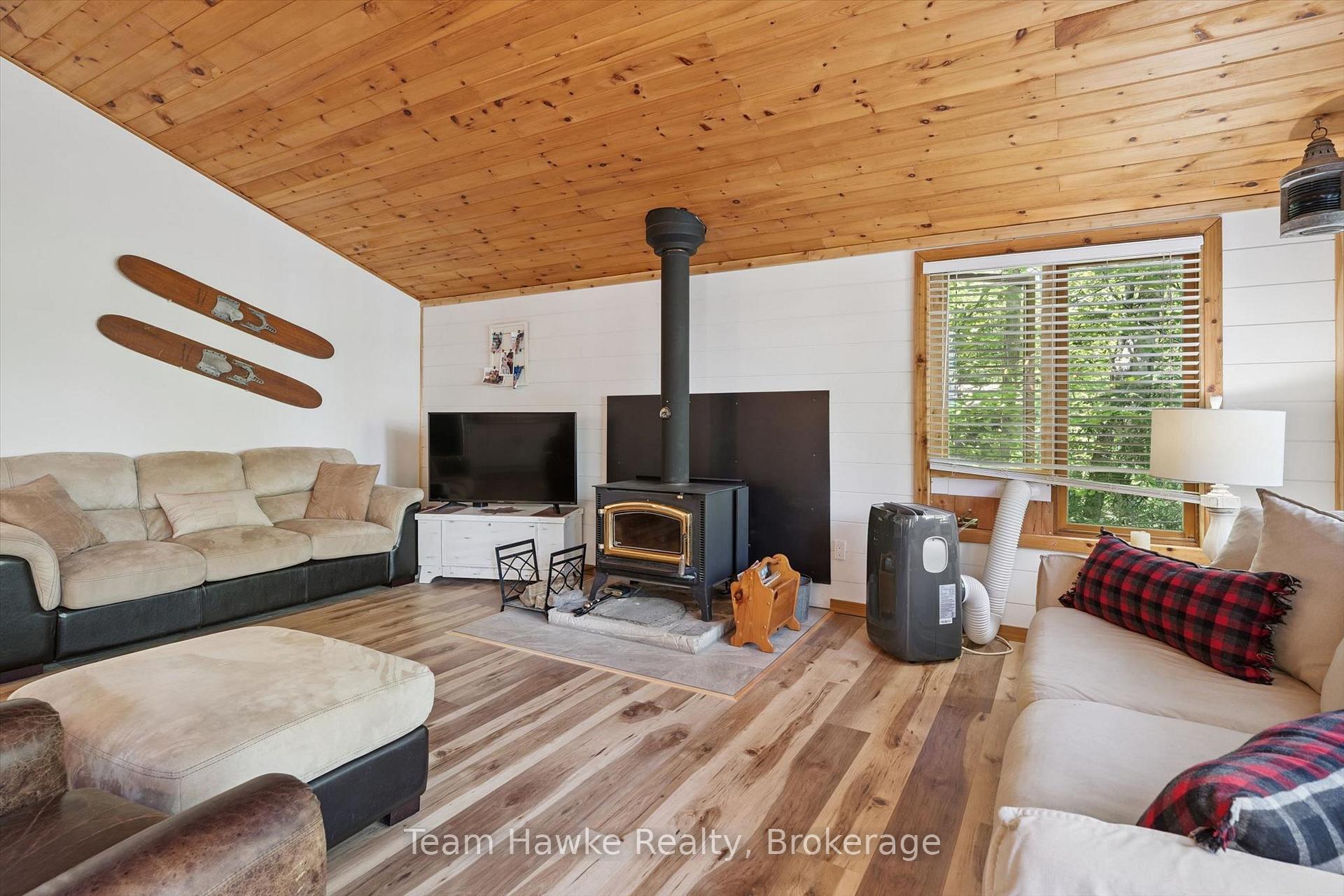 Photo 11 of 3359 Maple Ridge Road, Algonquin Highlands, McClintock — HOMEH