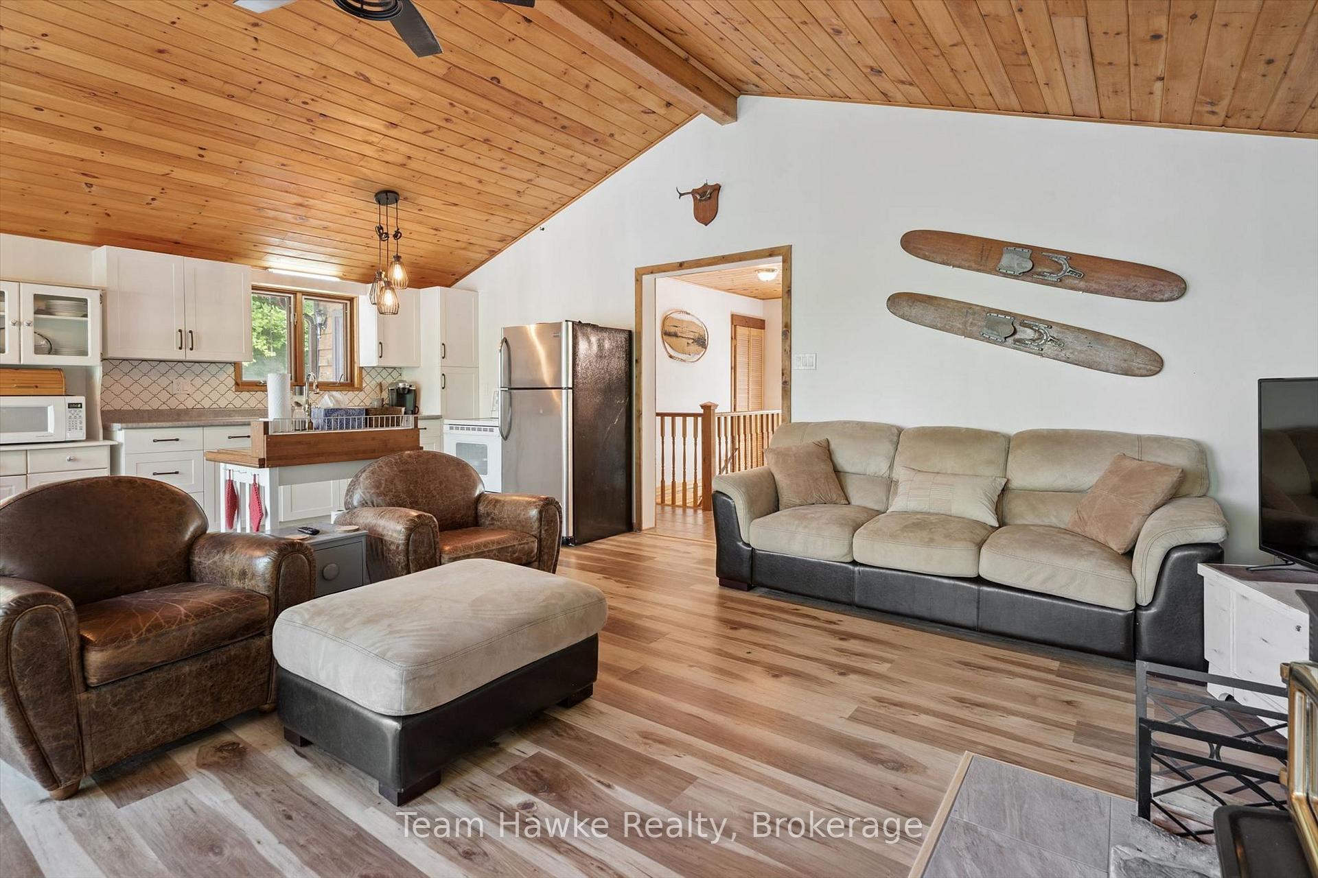 Photo 12 of 3359 Maple Ridge Road, Algonquin Highlands, McClintock — HOMEH