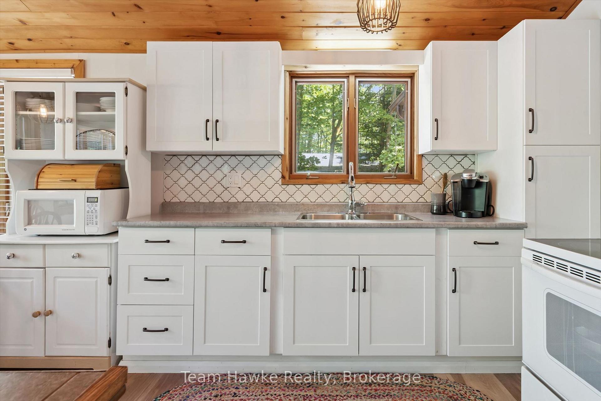 Photo 17 of 3359 Maple Ridge Road, Algonquin Highlands, McClintock — HOMEH