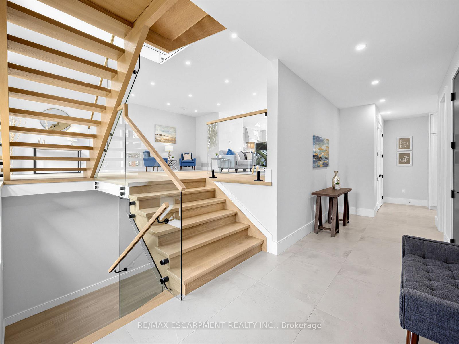 Photo 6 of 2488 Bridge Road, Oakville, West — HOMEH