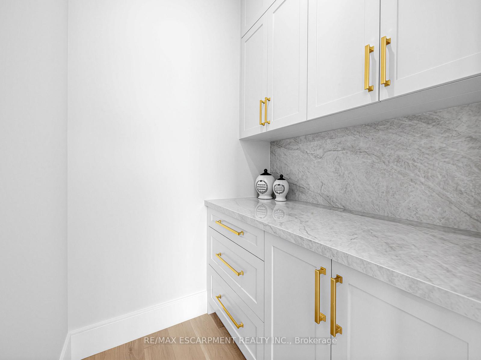 Photo 19 of 2488 Bridge Road, Oakville, West — HOMEH