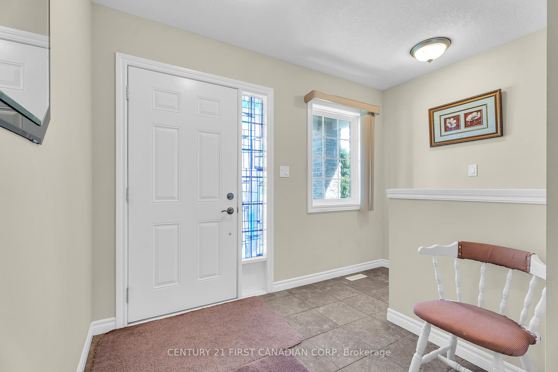Photo 10 of 3191 Singleton Avenue, London, South W — HOMEH