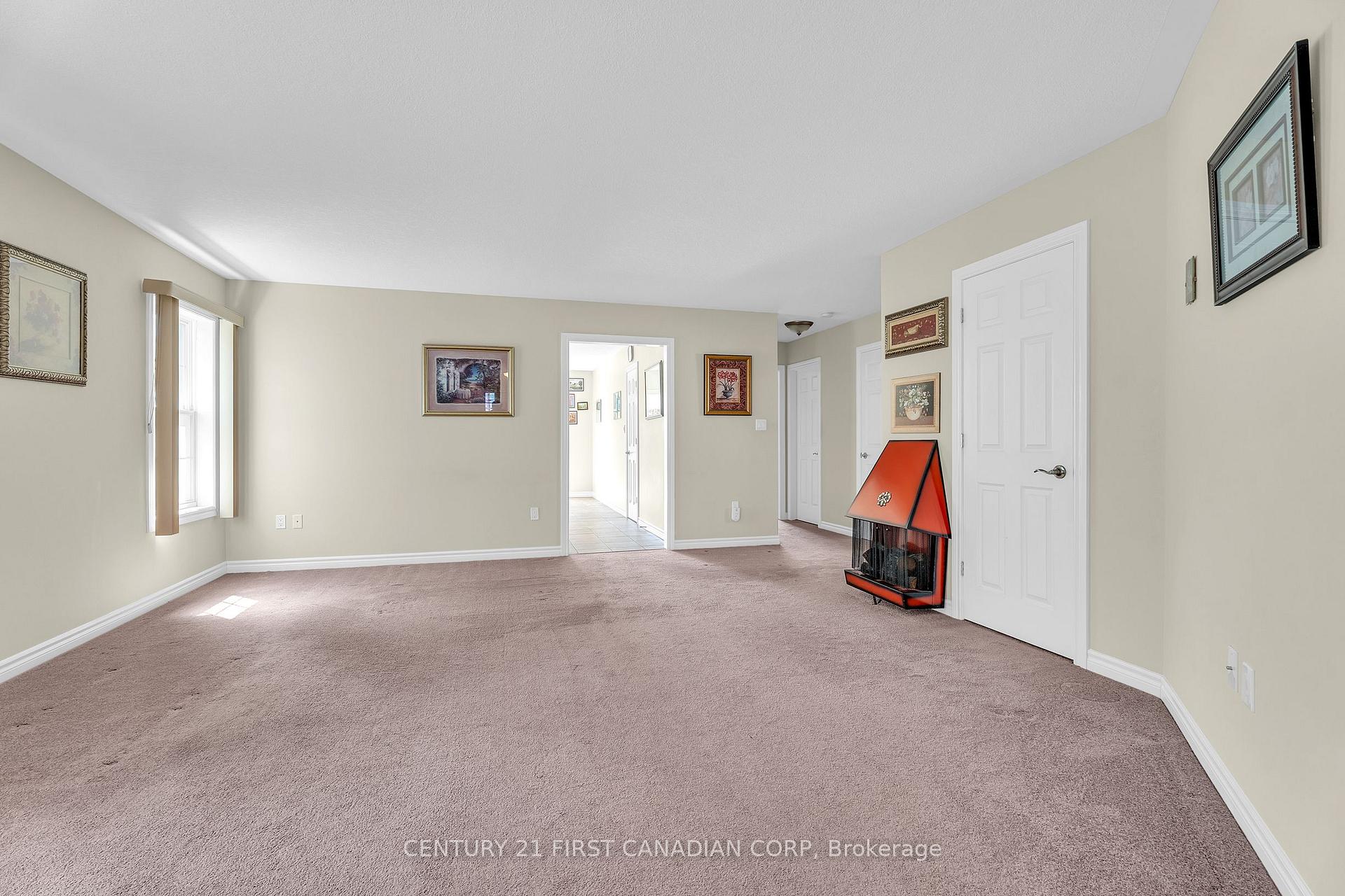 Photo 11 of 3191 Singleton Avenue, London, South W — HOMEH