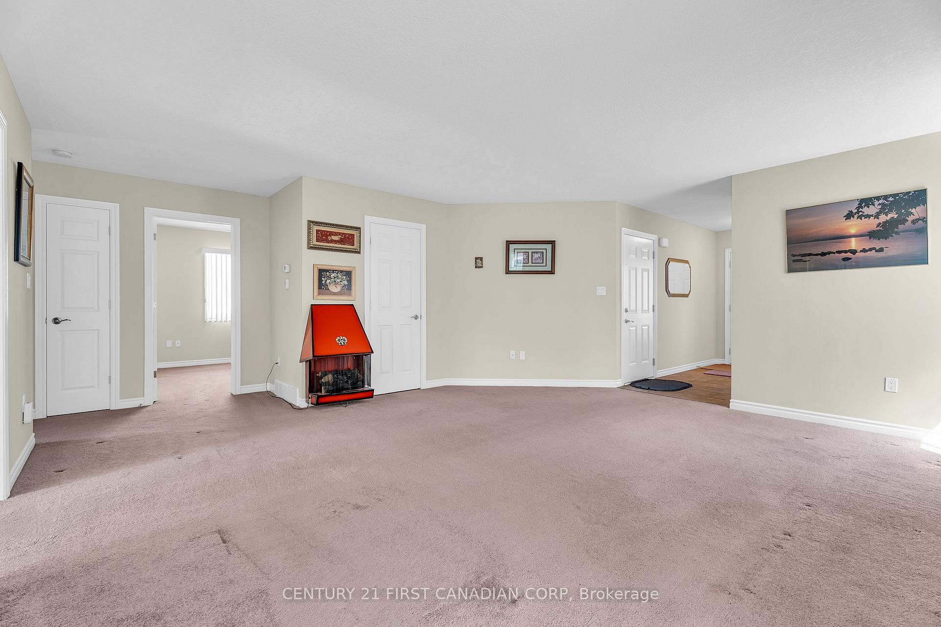 Photo 12 of 3191 Singleton Avenue, London, South W — HOMEH