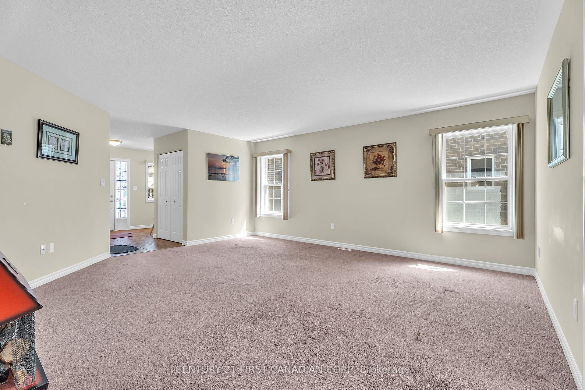Photo 13 of 3191 Singleton Avenue, London, South W — HOMEH