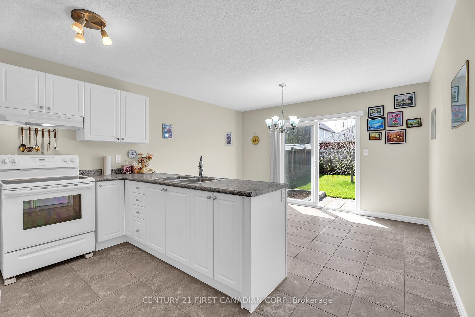 Photo 15 of 3191 Singleton Avenue, London, South W — HOMEH