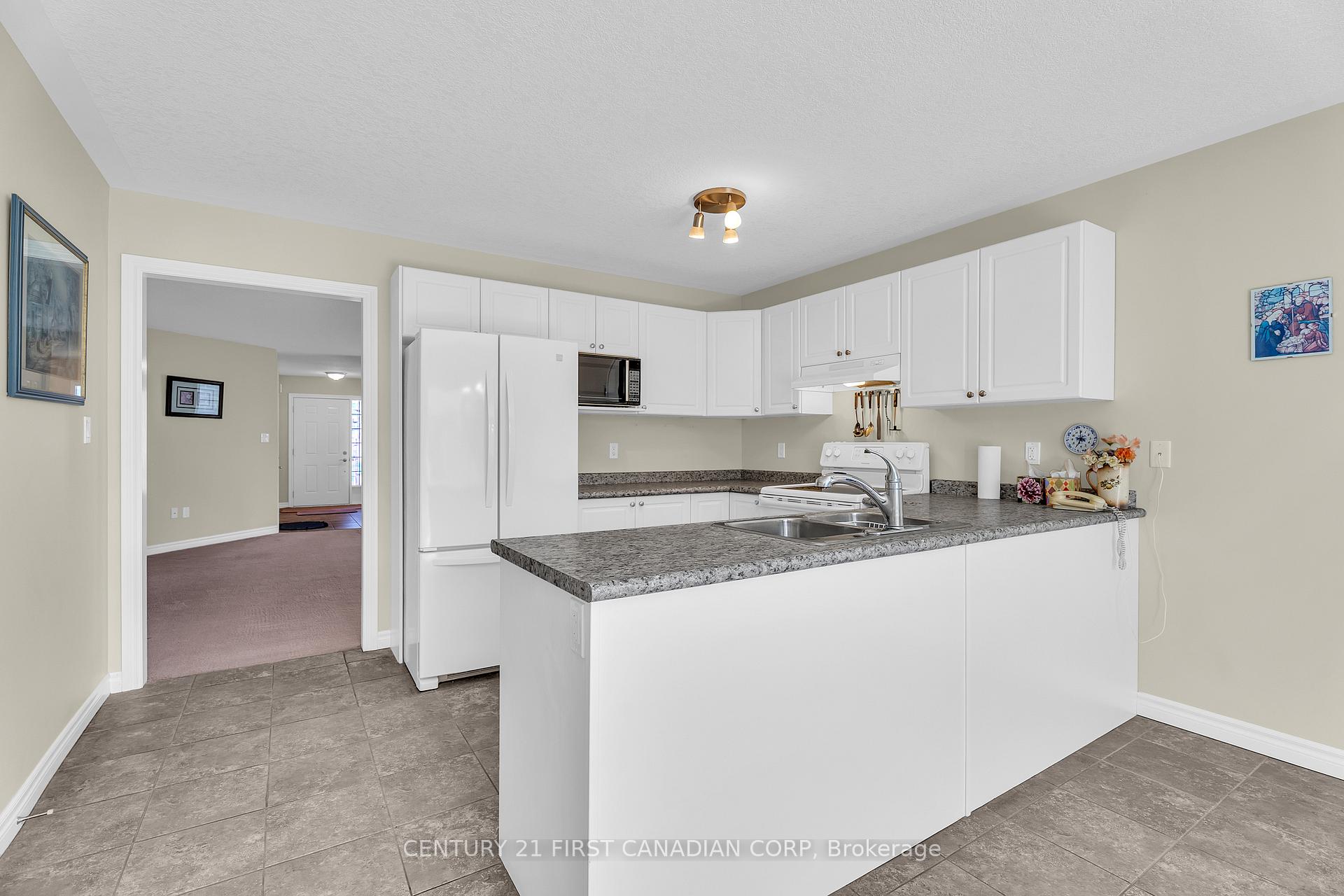 Photo 16 of 3191 Singleton Avenue, London, South W — HOMEH