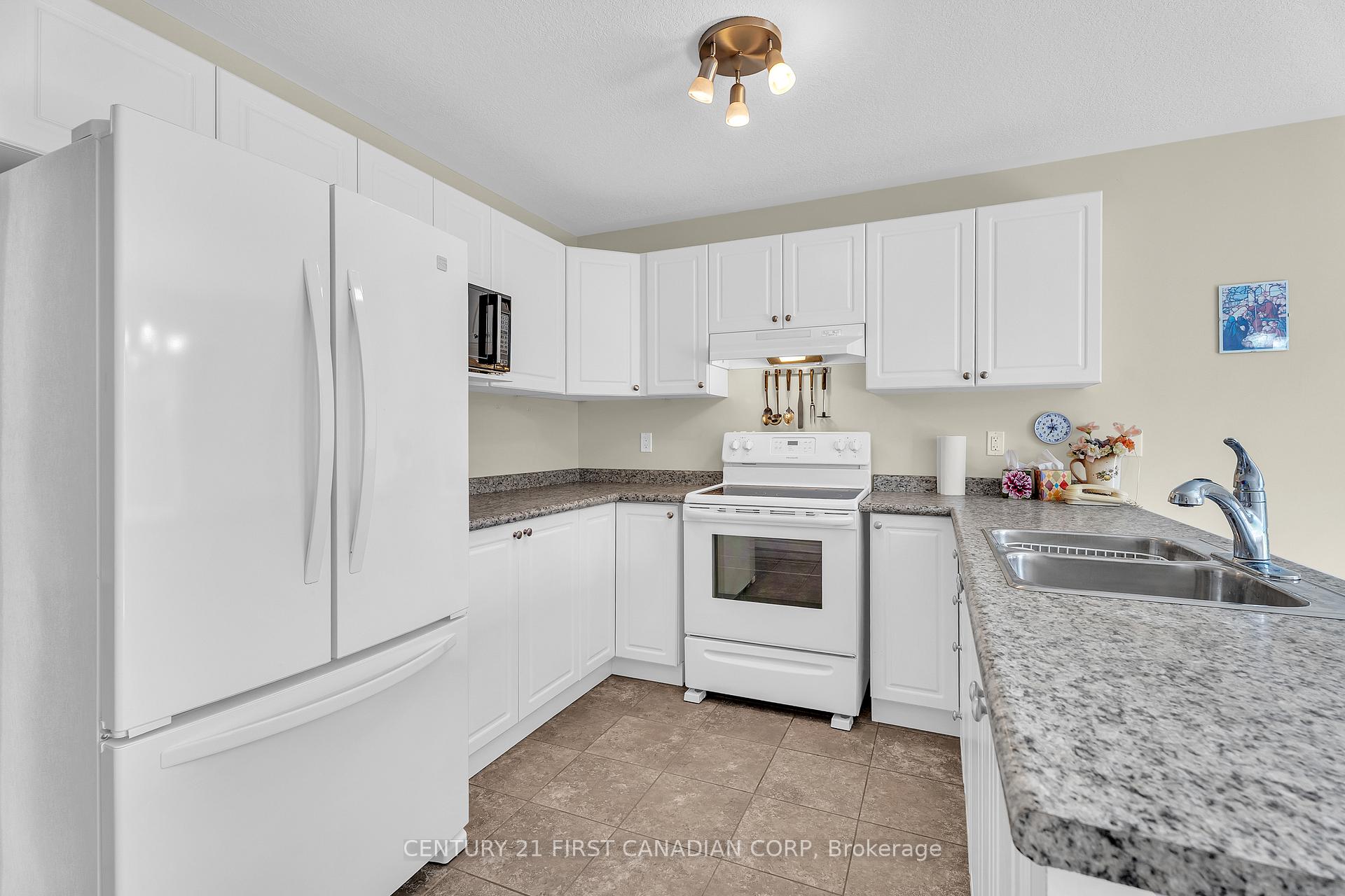 Photo 18 of 3191 Singleton Avenue, London, South W — HOMEH