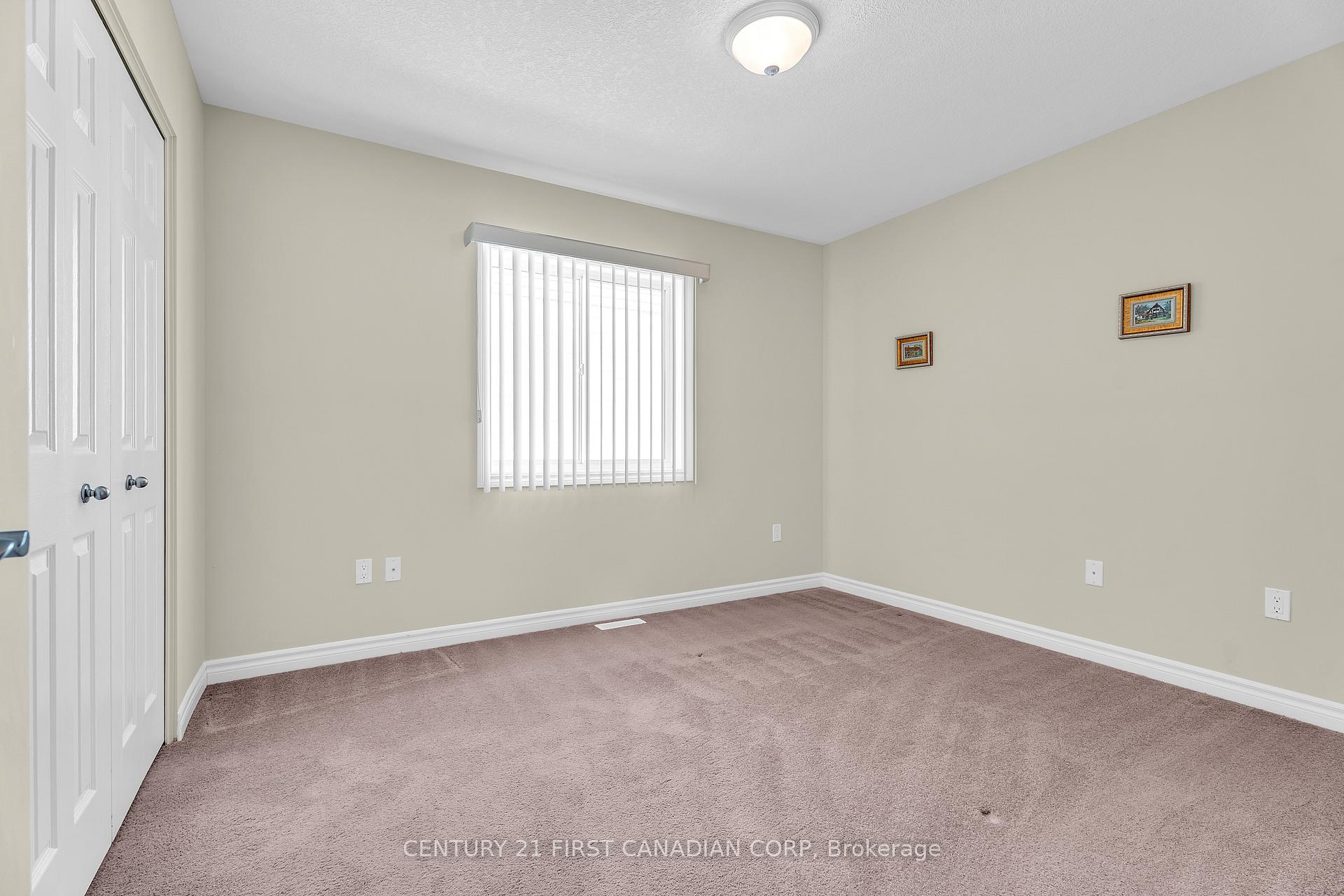 Photo 25 of 3191 Singleton Avenue, London, South W — HOMEH